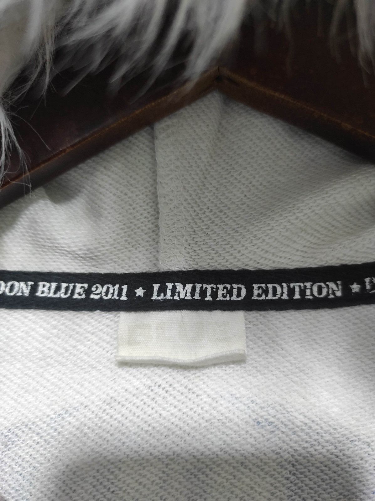 Japanese Brand Blue Moon Blue fur hoodie ifsix LGB style Size US XS / EU 42 / 0 - 13 Thumbnail