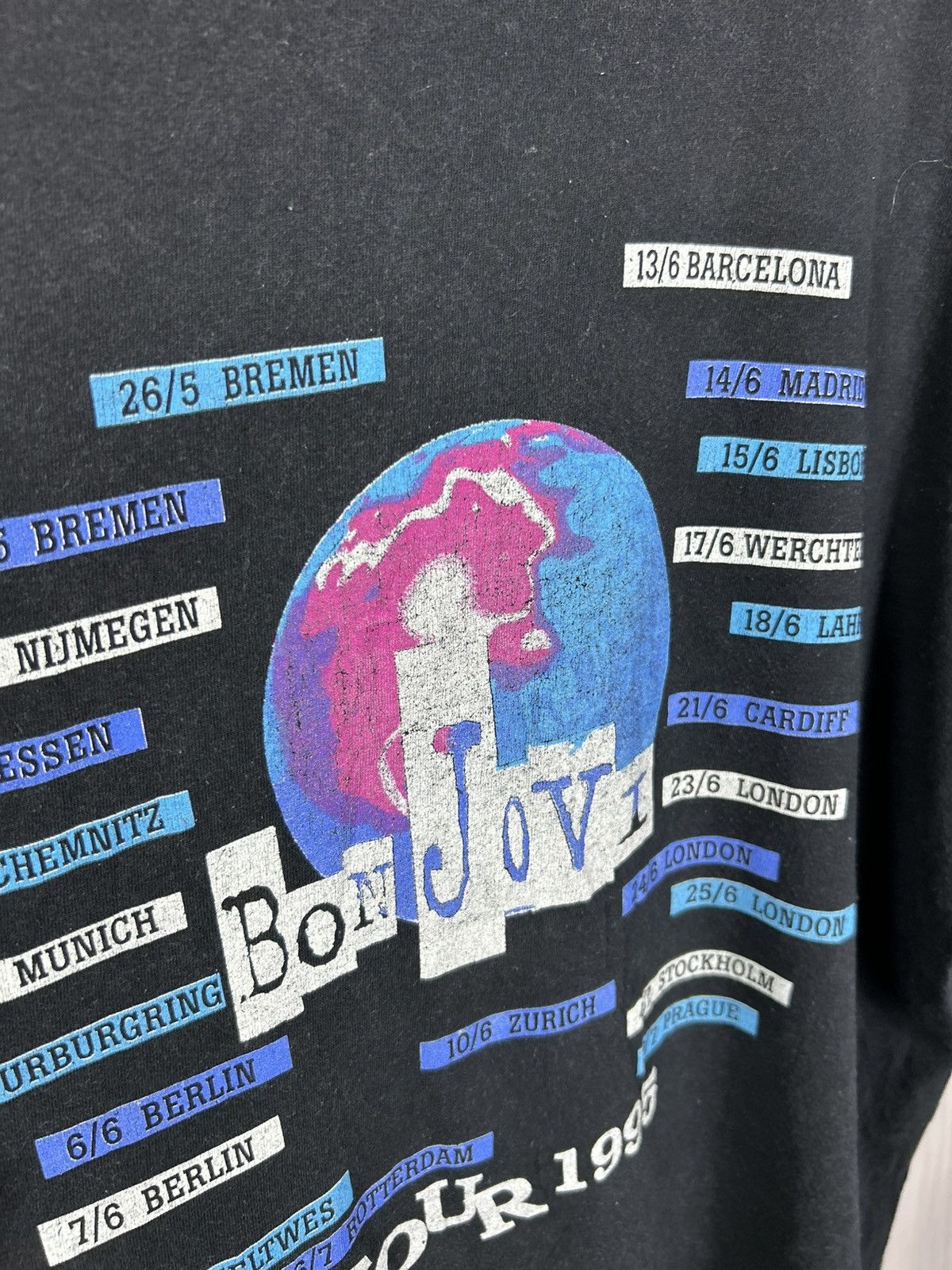Band Tees Vintage 1995 Bon Jovi These Days European Tour T-Shirt Size US XL / EU 56 / 4 - 12 Thumbnail