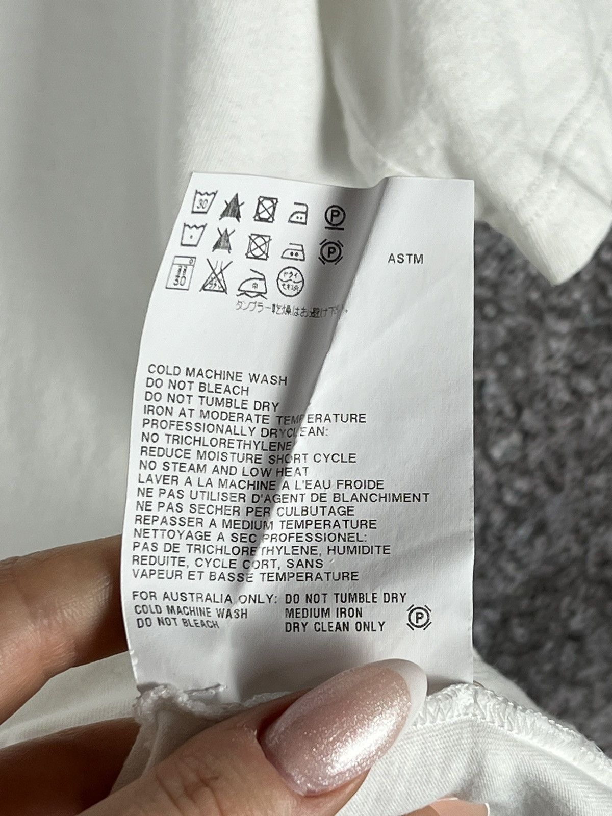 Designer × Jil Sander 2012 Jil Sander Fish Bottle Graphic Tee Made in Italy white Size US M / EU 48-50 / 2 - 9 Thumbnail