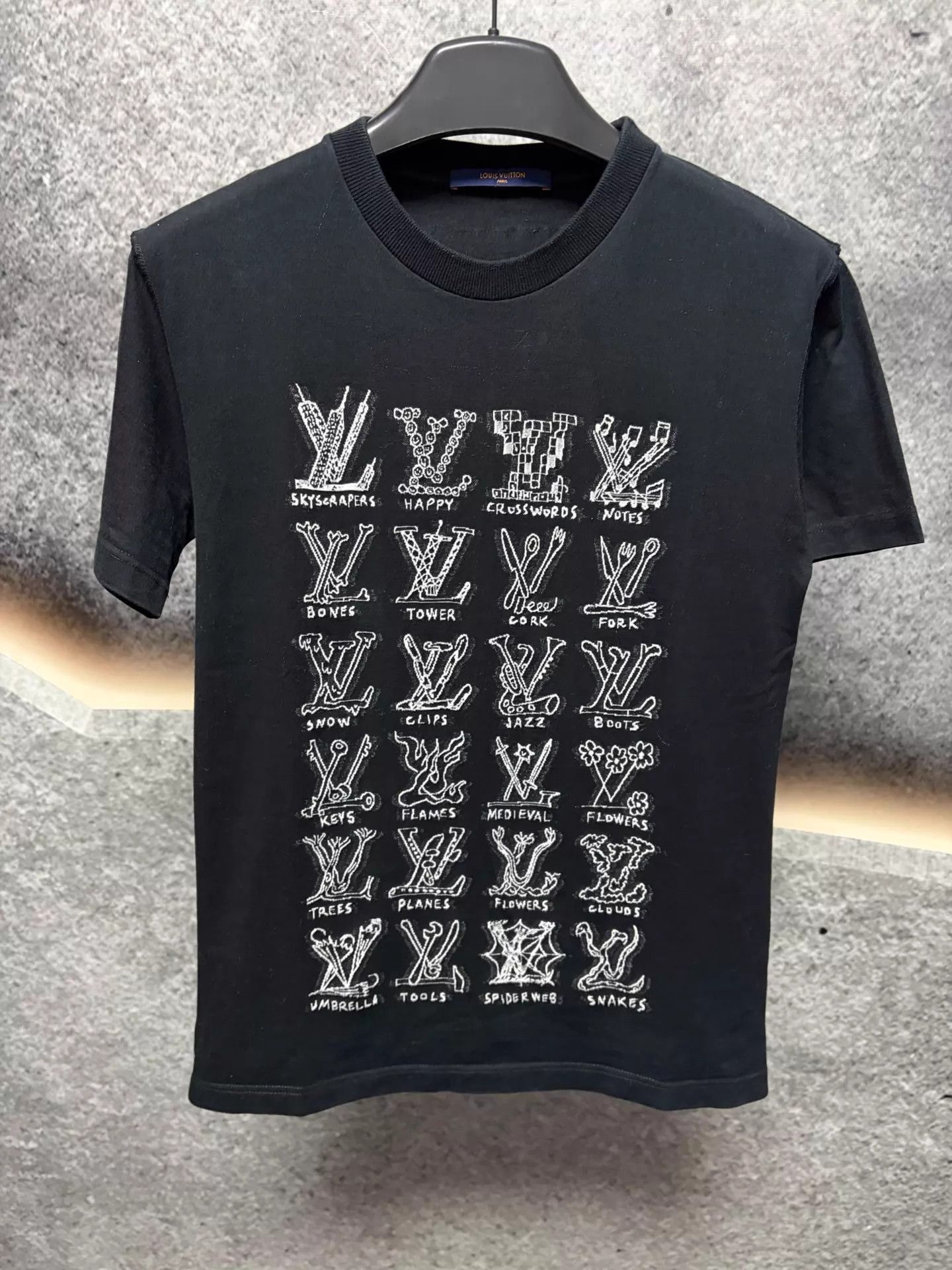 Louis Vuitton Black Short Sleeve Graphic Print T-Shirt Size US S / EU 44-46 / 1 - 1 Thumbnail