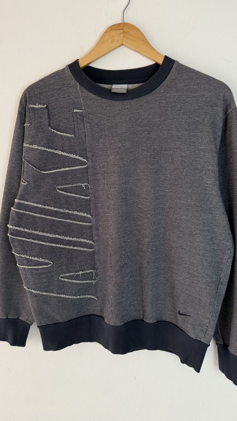 Nike Nike Embroidered Sweatshirt. Size US L / EU 52-54 / 3 - 3 Thumbnail