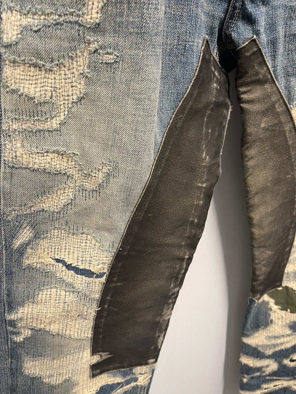 Givenchy Givenchy denim destroyed jeans Size US 30 / EU 46 - 2 Thumbnail