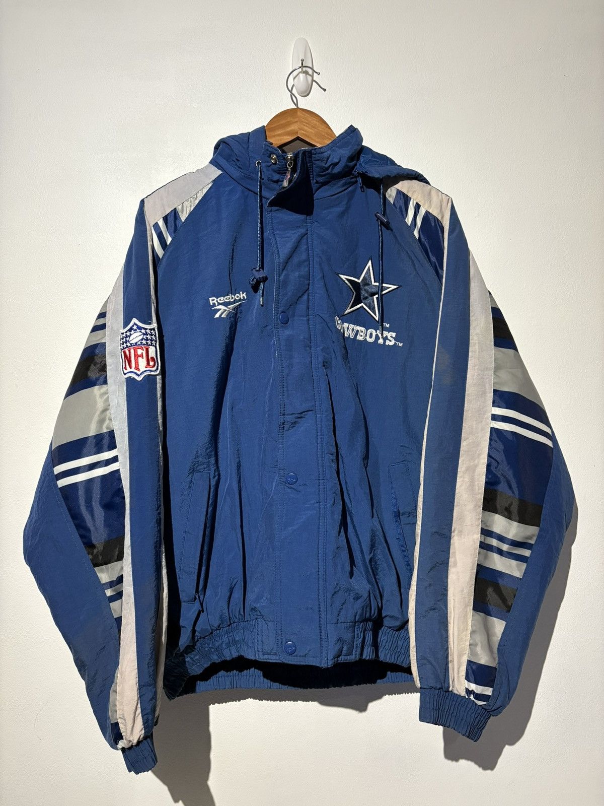 Reebok (Size L) Dallas Cowboys NFL Vintage Reebok Pro Line Jacket Size US L / EU 52-54 / 3 - 1 Thumbnail