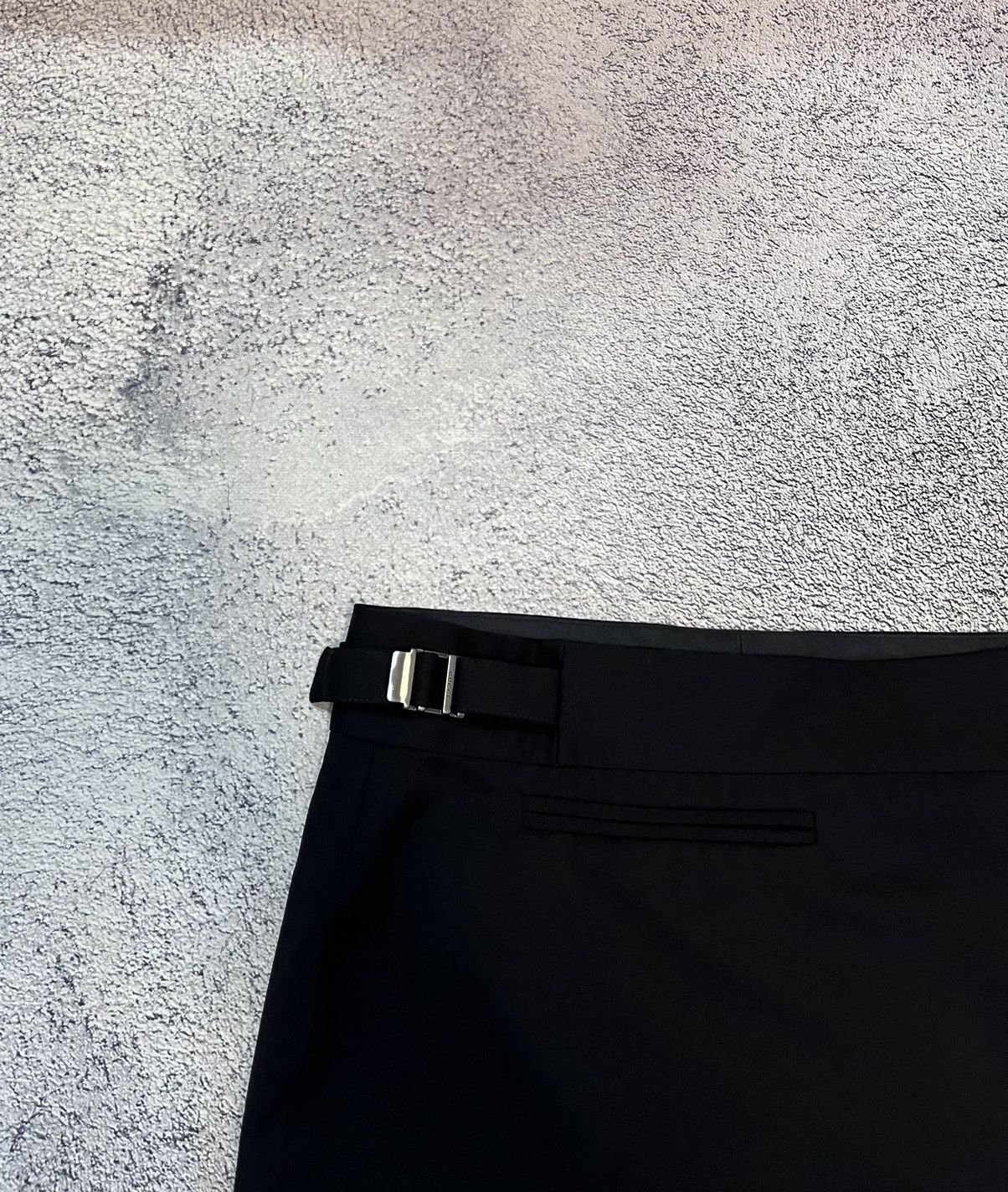 Gucci Gucci Wool Skirt Black Midi Italy Size 42 Side Buckles Slit Size 28" / US 6 / IT 42 - 4 Thumbnail