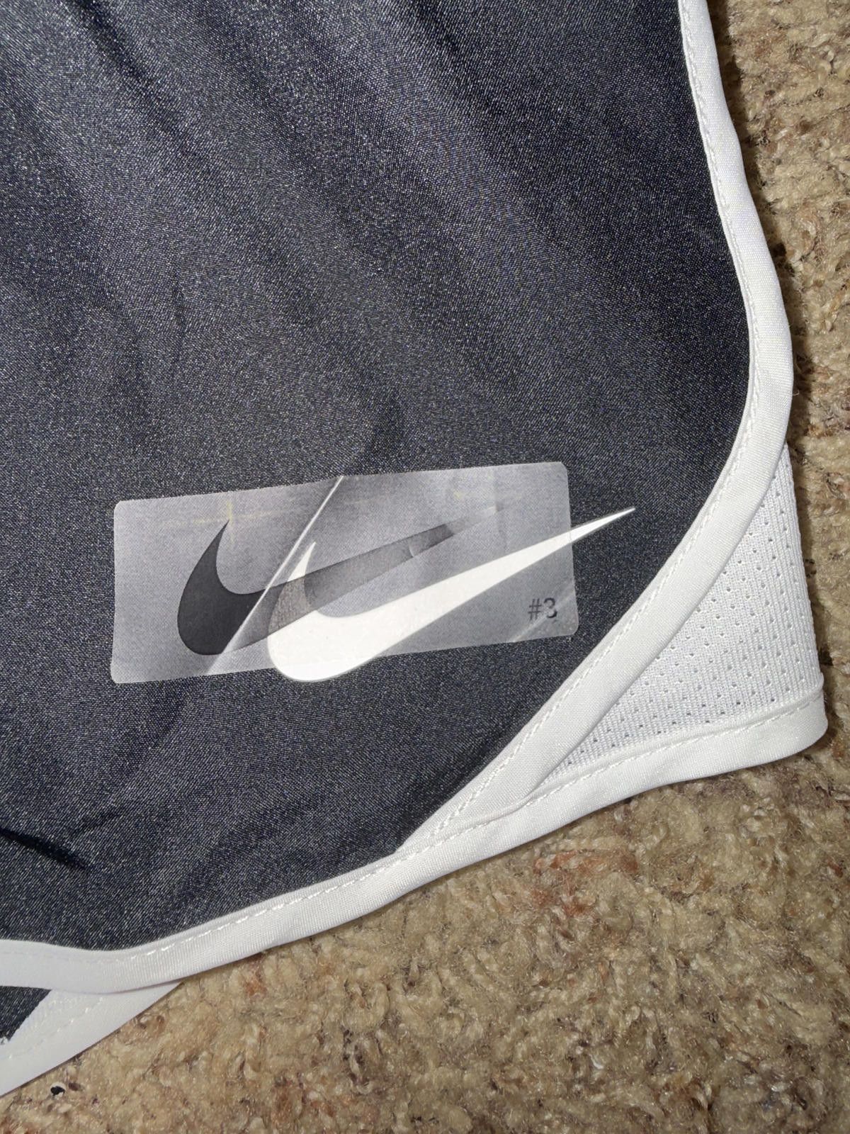 Nike Nike Big Kid’s (Girl’s) Dry-Fit Tempo Short Sample Size 24" / US 00 / IT 34 - 4 Thumbnail