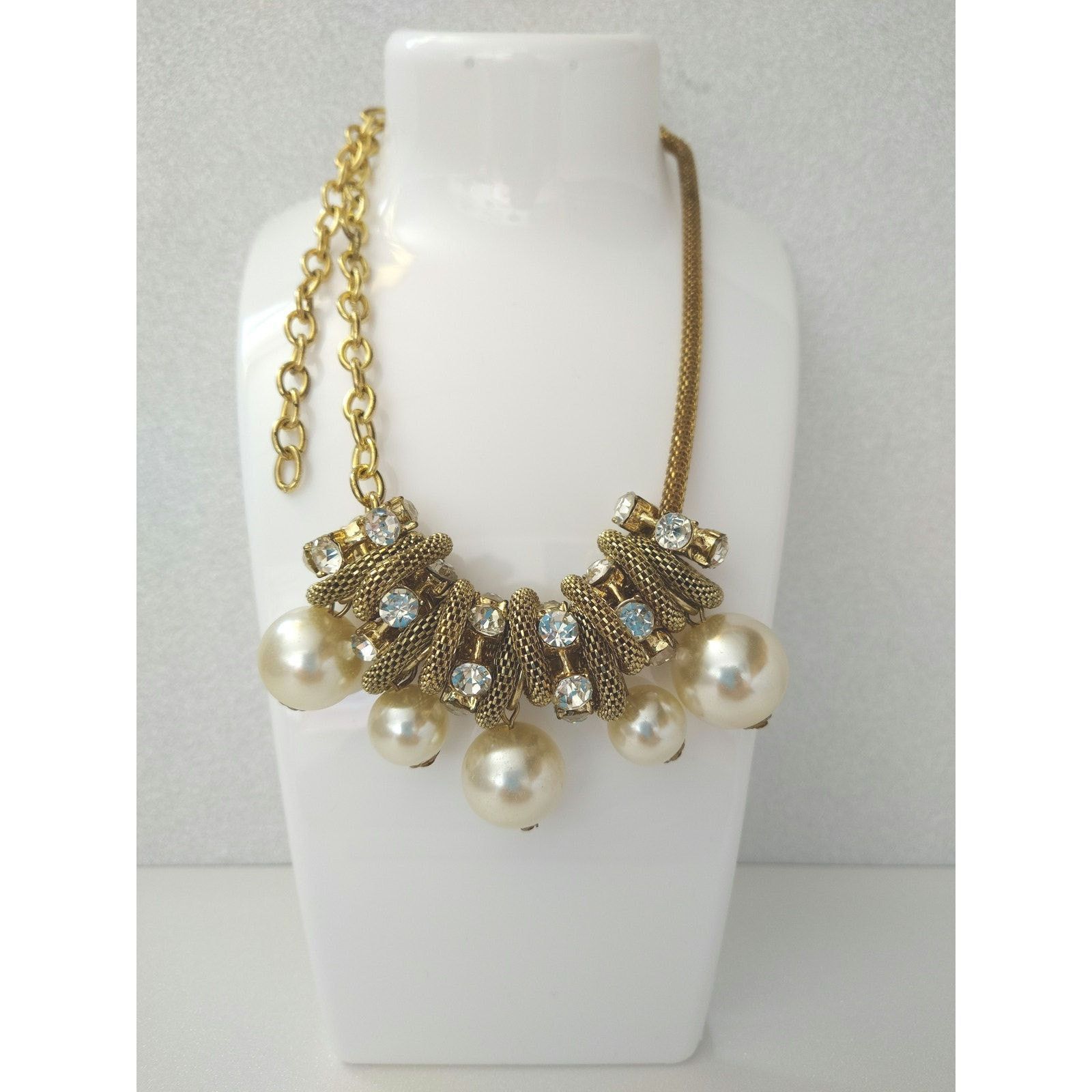 The Unbranded Brand Vintage Statement Necklace Faux Pearls & Rhinestones Gold Size ONE SIZE - 1 Preview