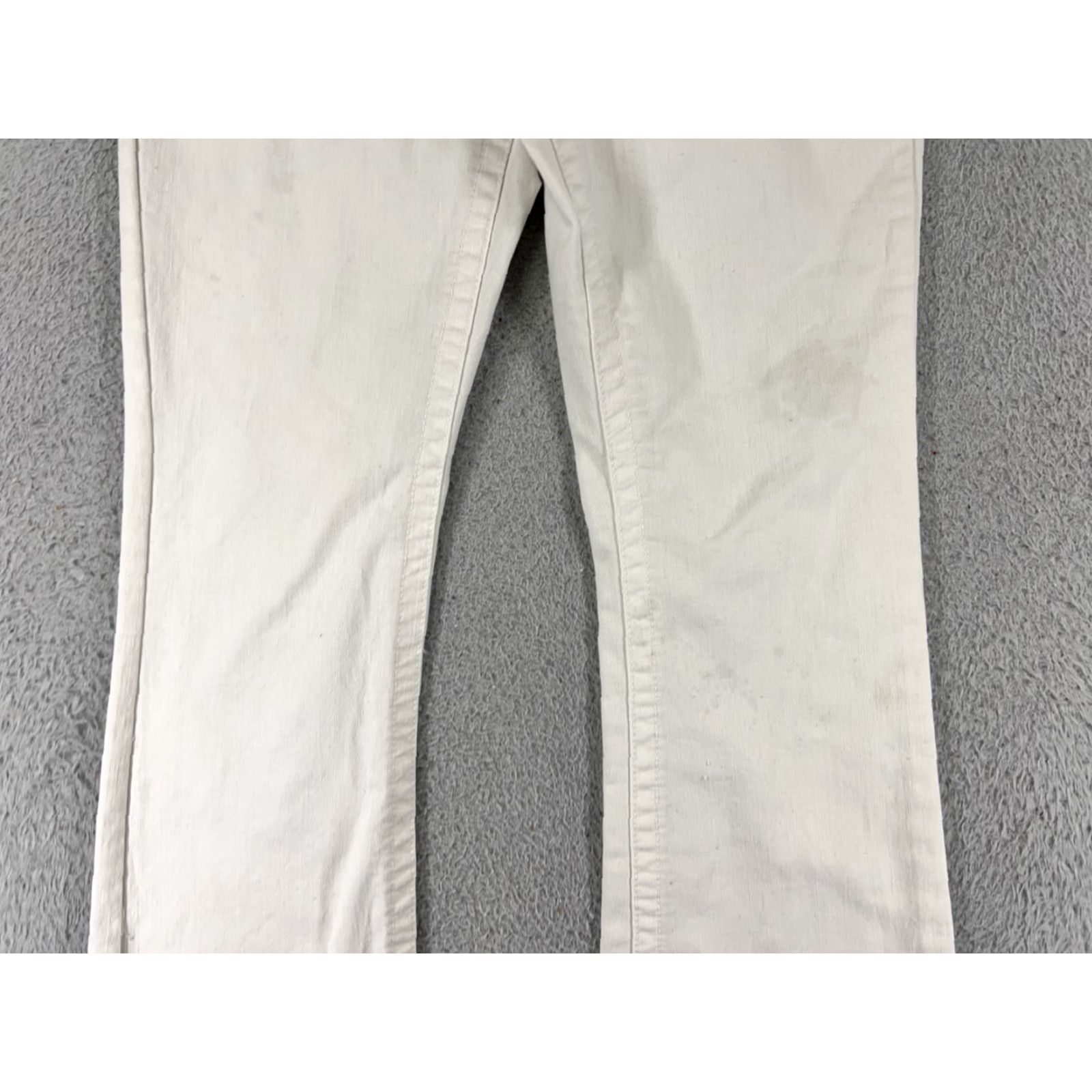 Vintage Candies Jeans Womens 7 White Denim Flared Embroidered Fleur De Lis Aztec Logo 5-Pocket Regular Jeans Womens Accessories Size 28" / US 6 / IT 42 - 6 Thumbnail
