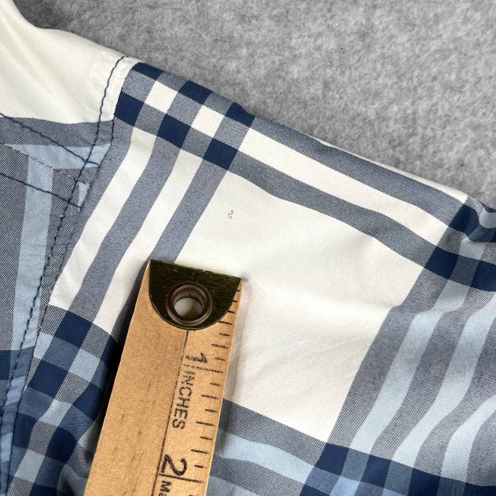 Vintage Columbia Shirt XL Blue Plaid Short Sleeve Button-Up Nylon Omni Shade Vented Casual Mens Size US XL / EU 56 / 4 - 4 Thumbnail