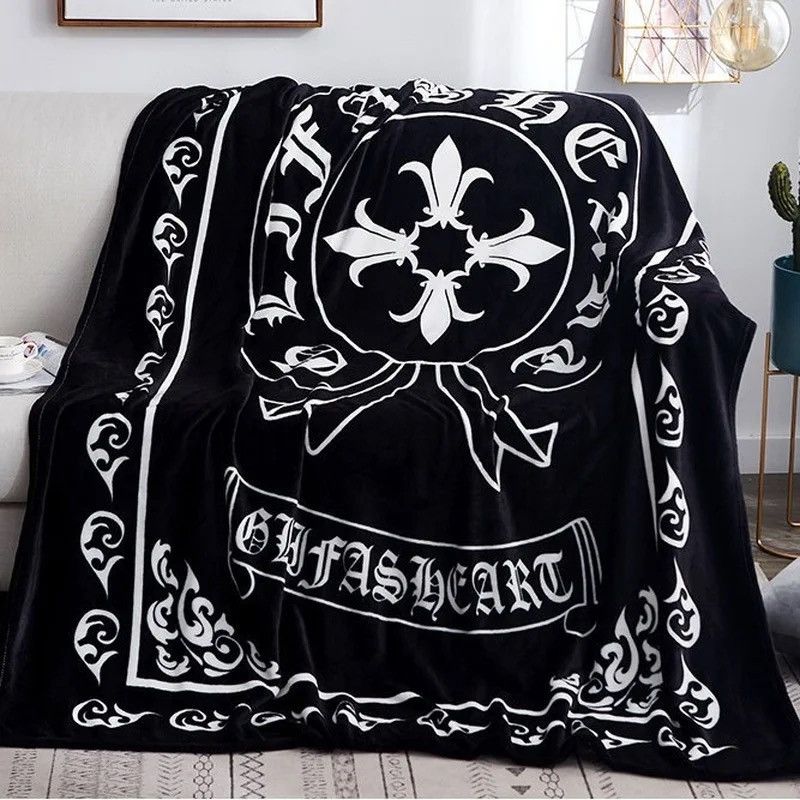 Japanese Brand × Vintage Throw Blanket Chrome Cross Heart 150x200cm Size ONE SIZE - 2 Thumbnail