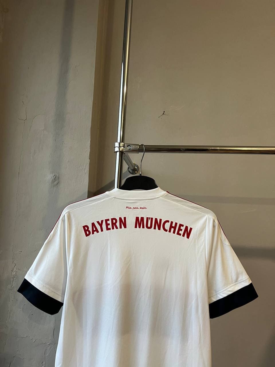 Adidas 2015/16 BAYERN MUNICH AWAY SOCCER JERSEY FOOTBALL SHIRT SZ L Size US L / EU 52-54 / 3 - 14 Thumbnail