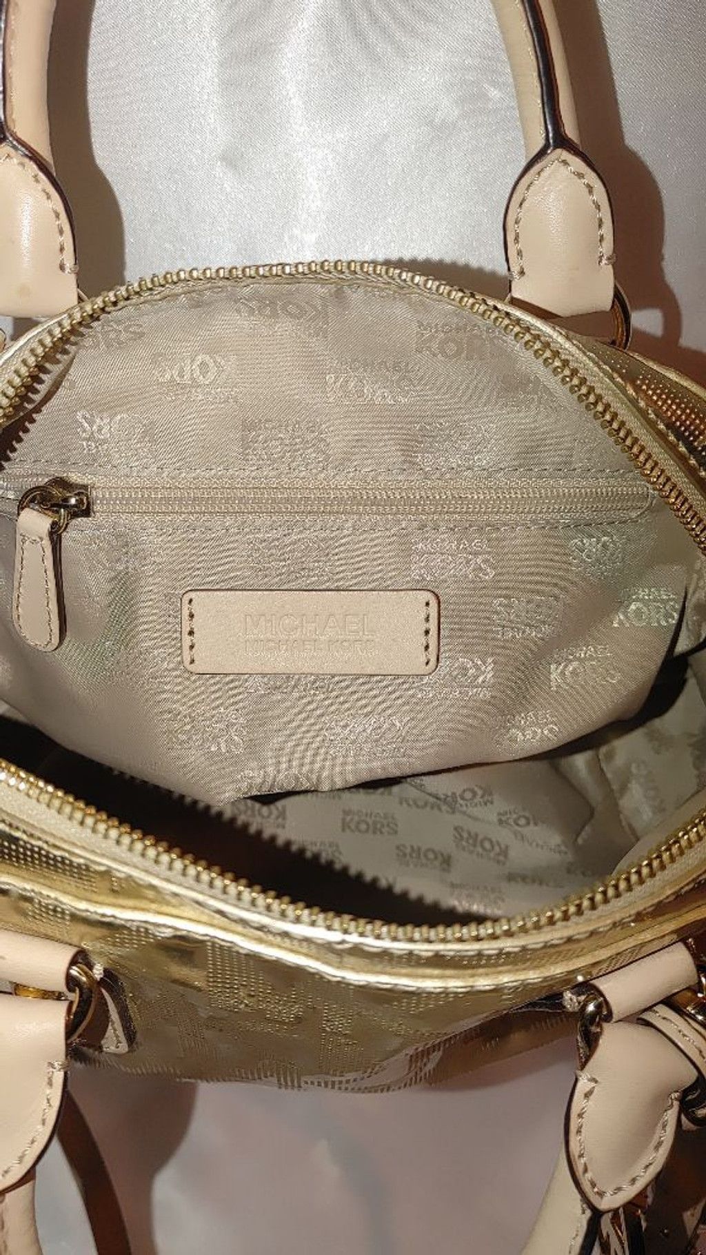 Michael Kors Michael Kors Metallic Patent Leather Signature Crossbody Size ONE SIZE - 7 Thumbnail
