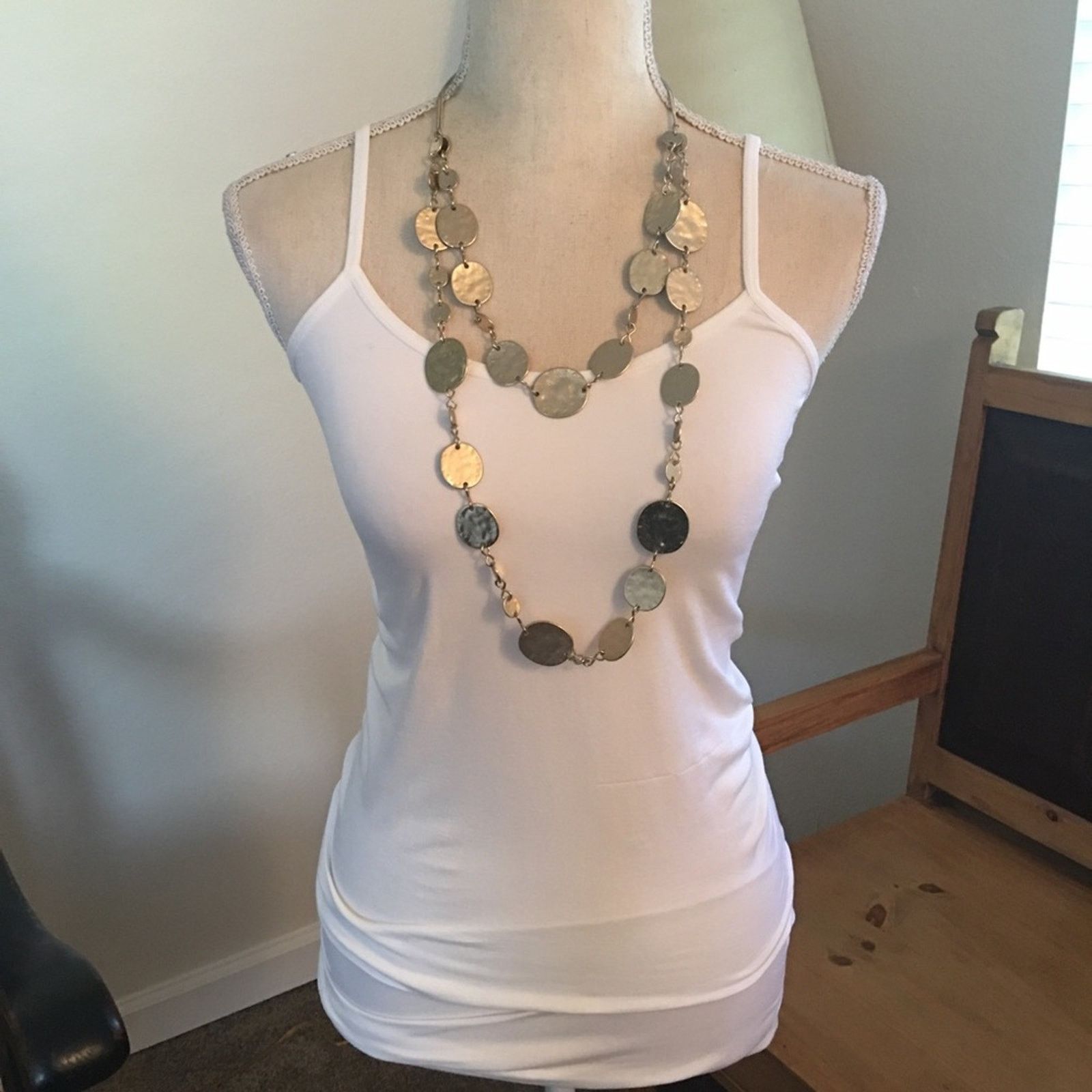 Express Express hammered gold disc layered necklace Size ONE SIZE - 6 Thumbnail