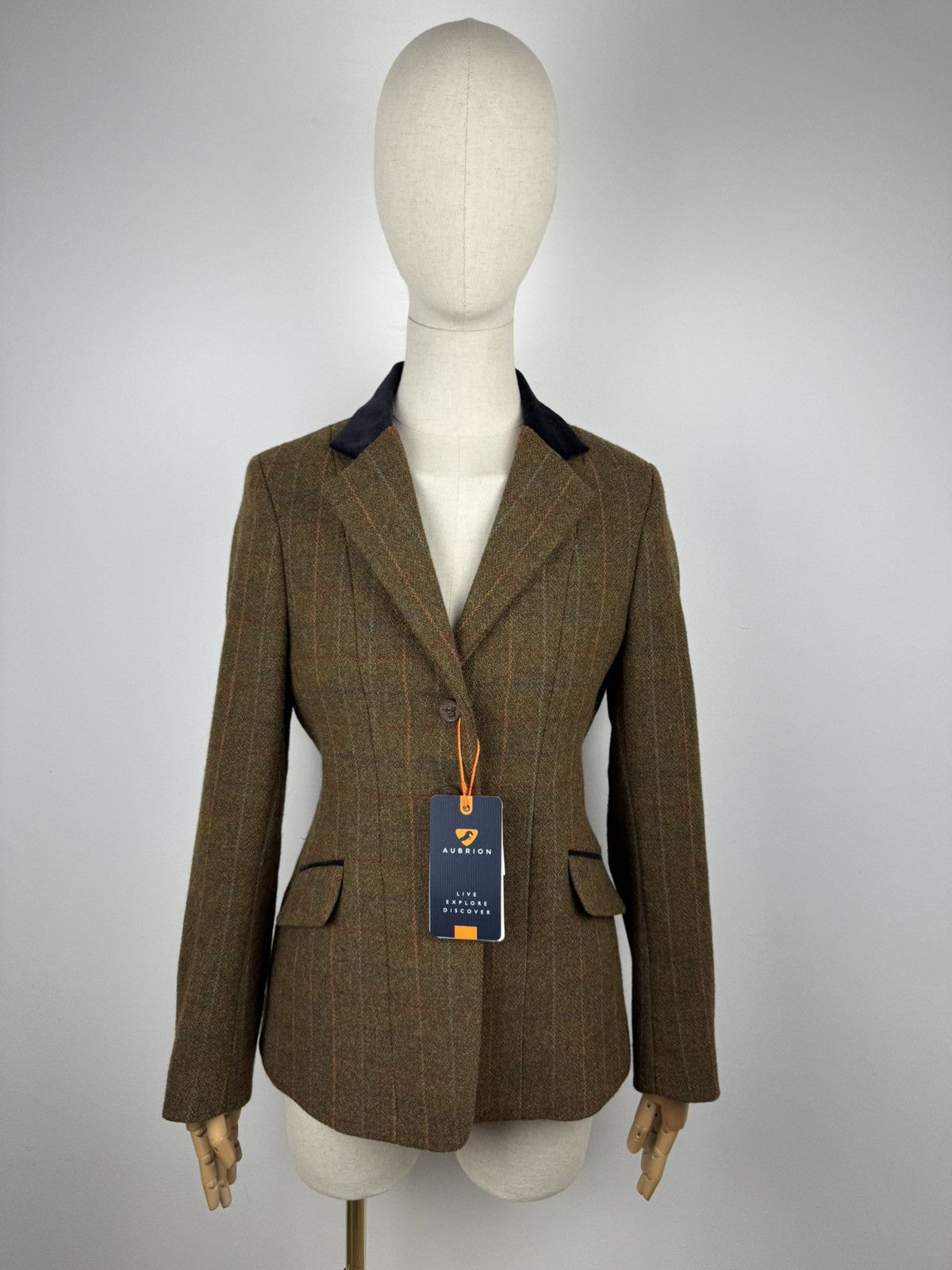 Vintage Woman’s Aubrion Saratoga Tweed Hacking Show Jacket size 10 Size L / US 10 / IT 46 - 1 Thumbnail