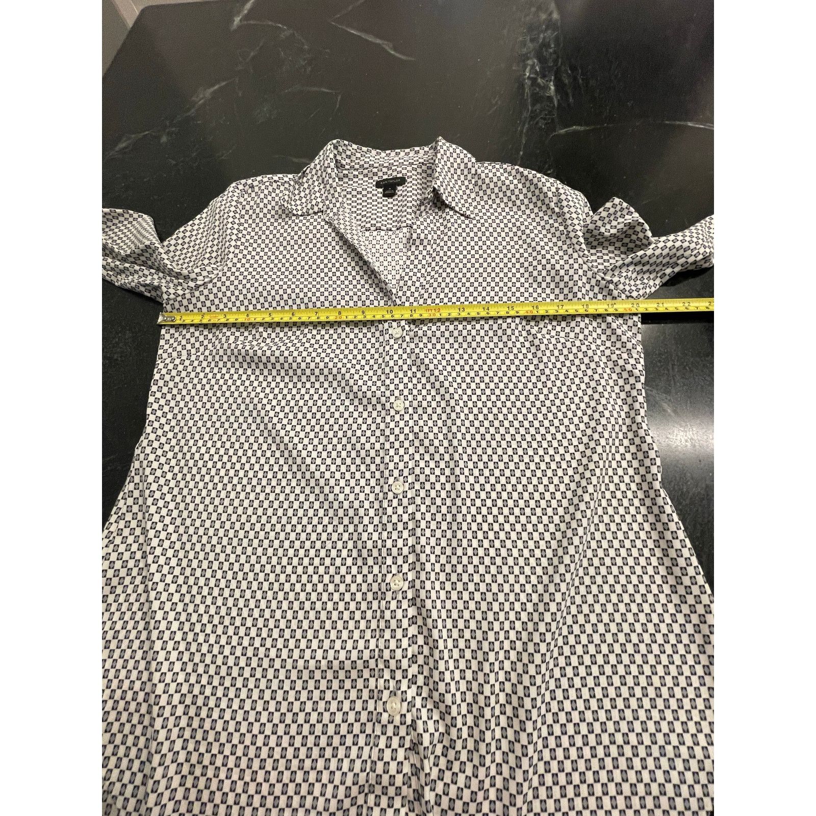 Ann Taylor Ann Taylor Tailored button up white and gray diamond M Size M / US 6-8 / IT 42-44 - 10 Thumbnail