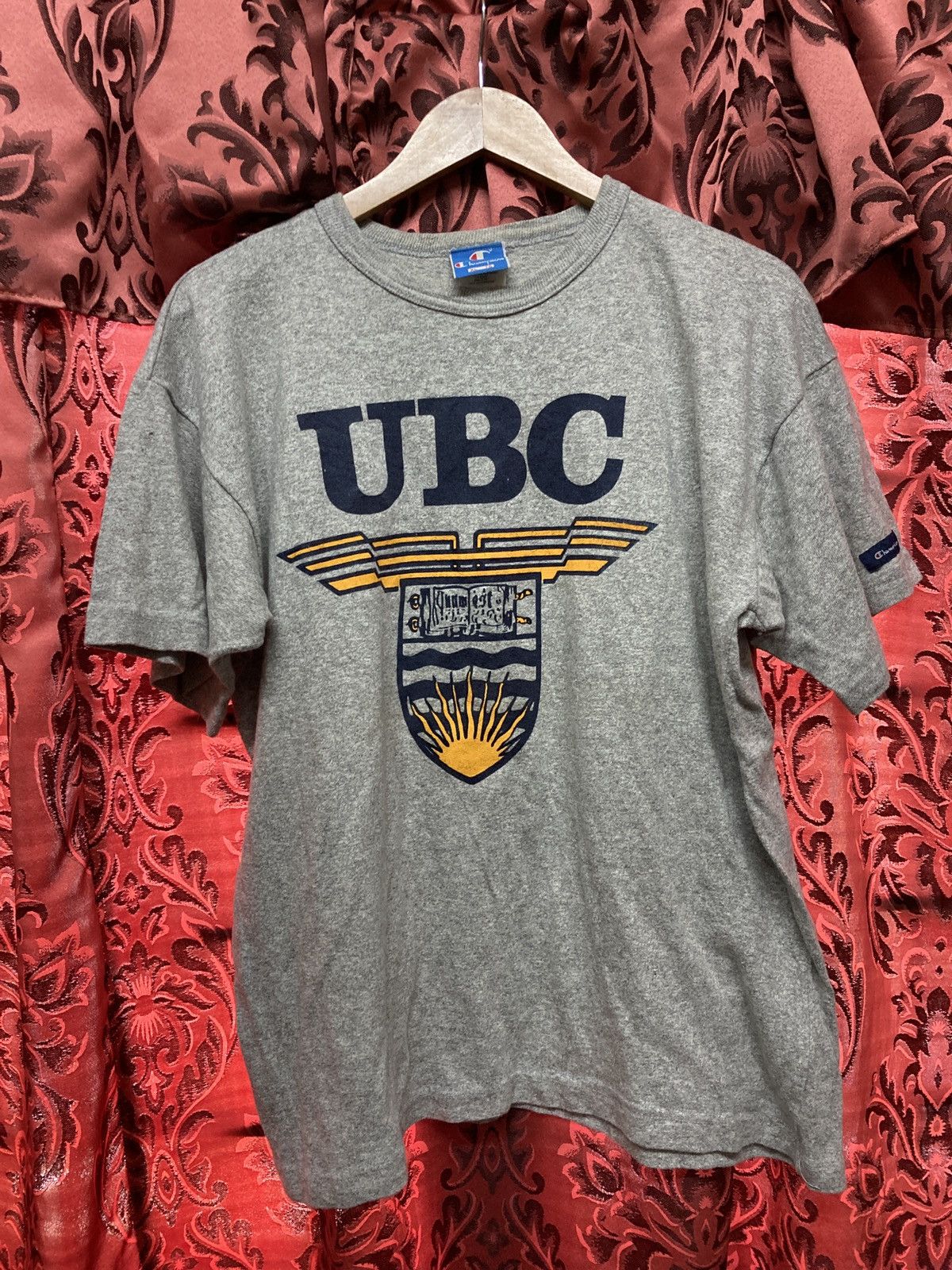 Champion Vintage champion rayon tee Size US XL / EU 56 / 4 - 9 Thumbnail
