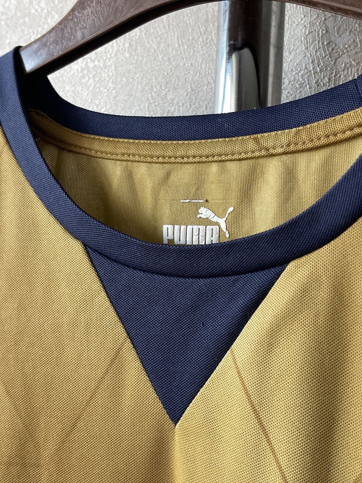 Puma Puma FC Arsenal Gunners Away 2015/2016 Soccer Jersey Shirt Size US XL / EU 56 / 4 - 9 Thumbnail