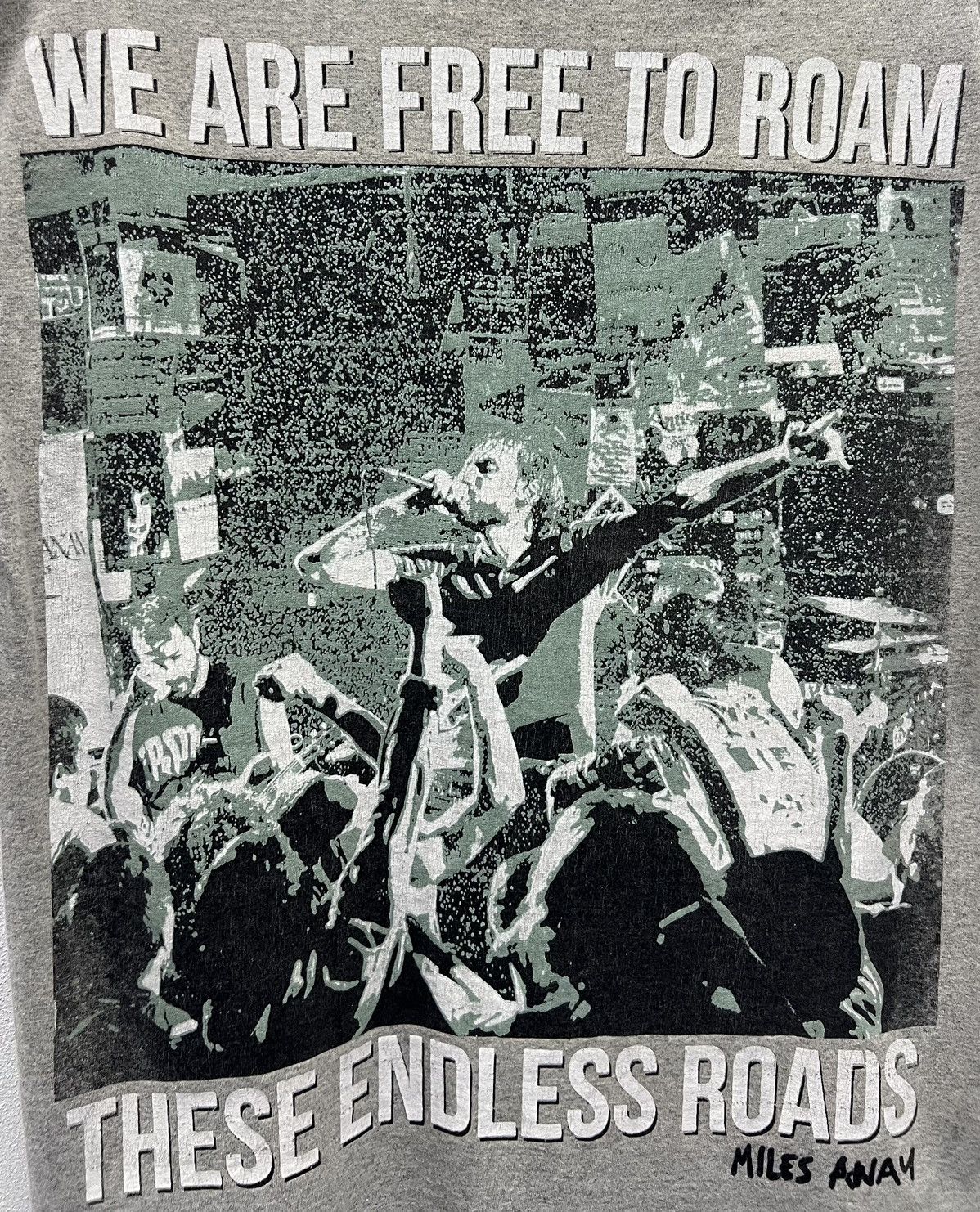 Band Tees × Gildan × Vintage VINTAGE MILES AWAY ENDLESS ROADS SHIRT Size US M / EU 48-50 / 2 - 4 Thumbnail