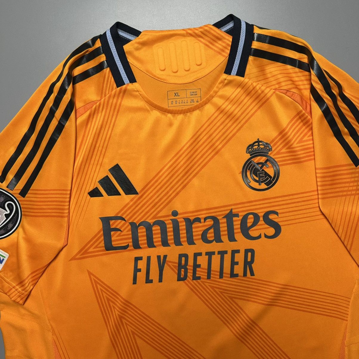 Adidas REAL MADRID ADIDAS 2024/2025 SOCCER AWAY JERSEY #8 VALVERDE Size US XL / EU 56 / 4 - 4 Thumbnail