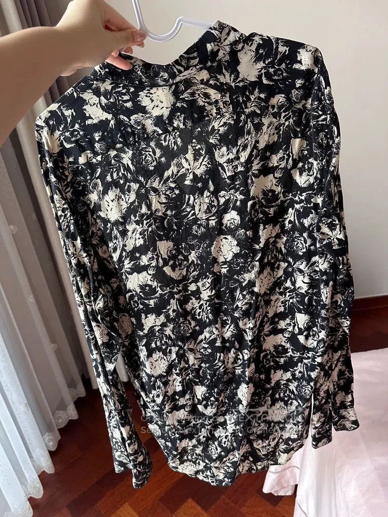 Yves Saint Laurent YSL Black White Rose Silk Shirt. Size US M / EU 48-50 / 2 - 2 Thumbnail