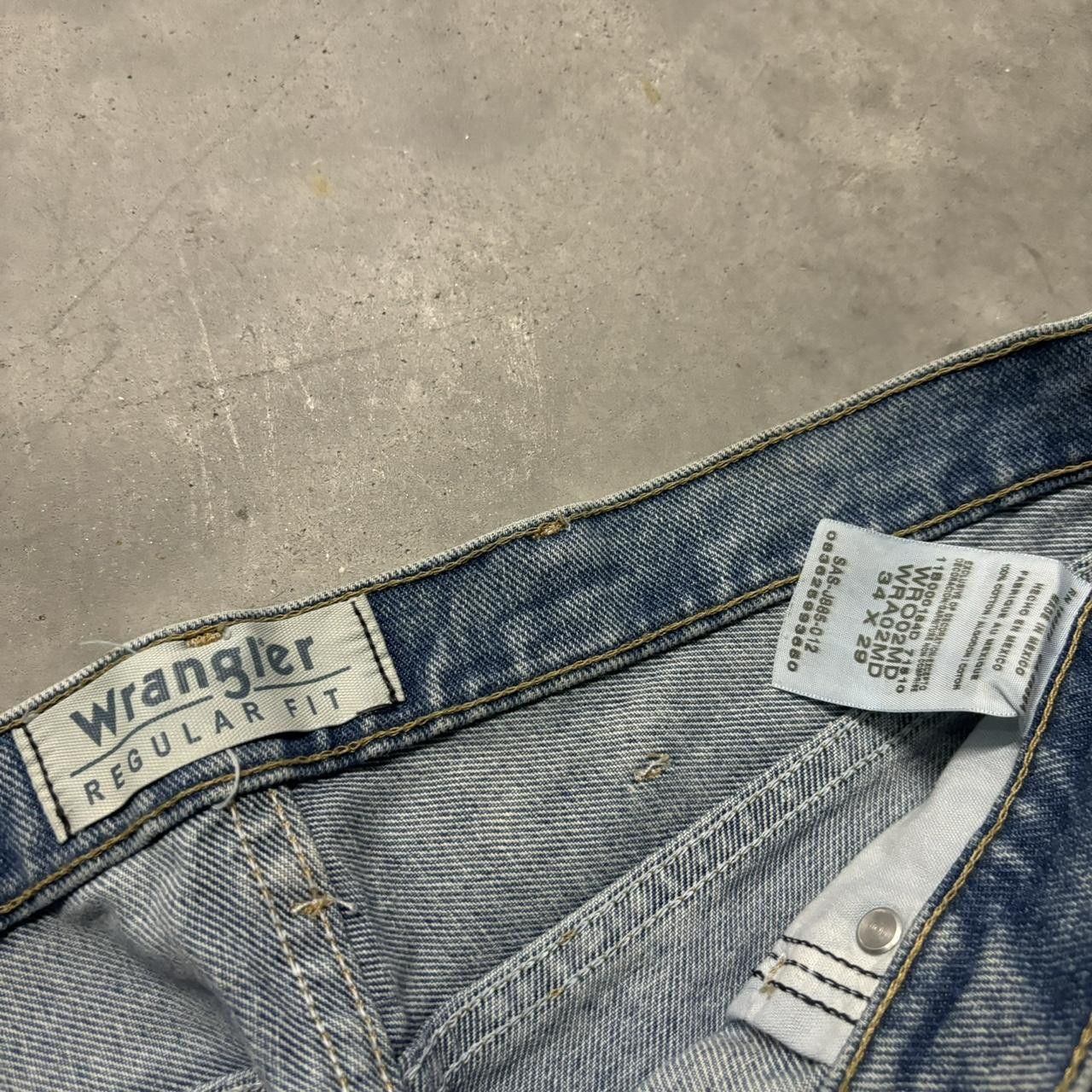 Japanese Brand × Vintage Crazy Vintage Y2K/2000s Grunge Medium Wash Essential Denim Jeans! Size US 34 / EU 50 - 8 Thumbnail