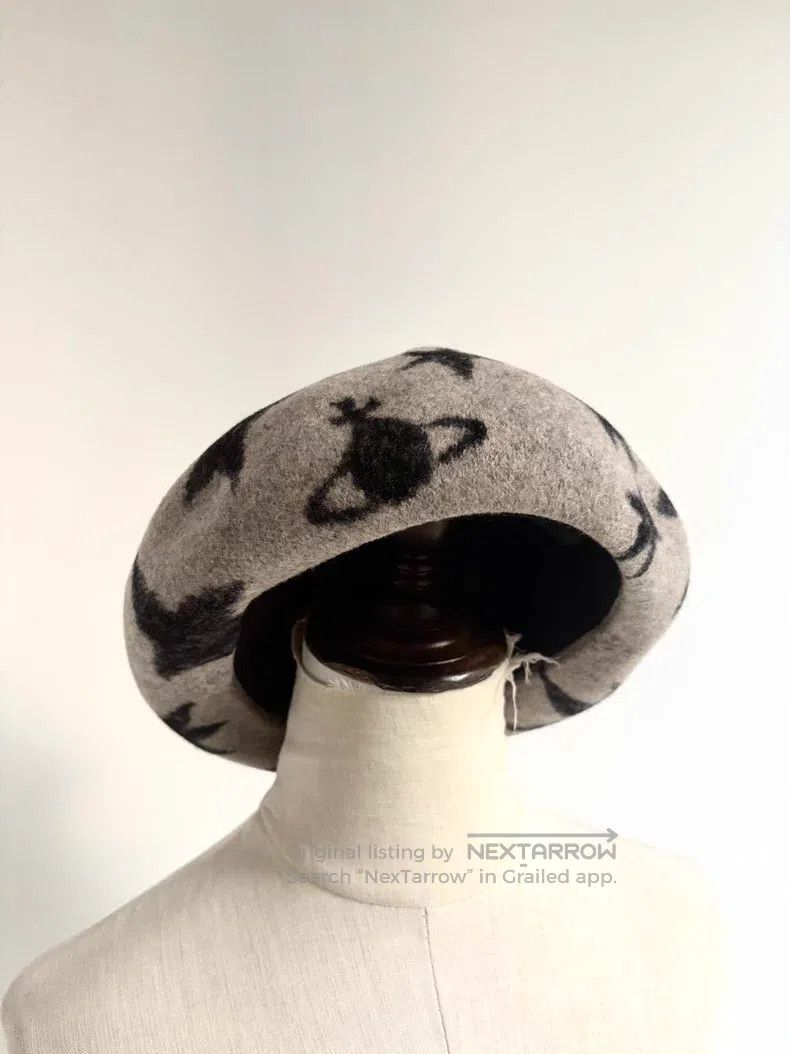 Vivienne Westwood Vintage Beige Star Saturn Beret