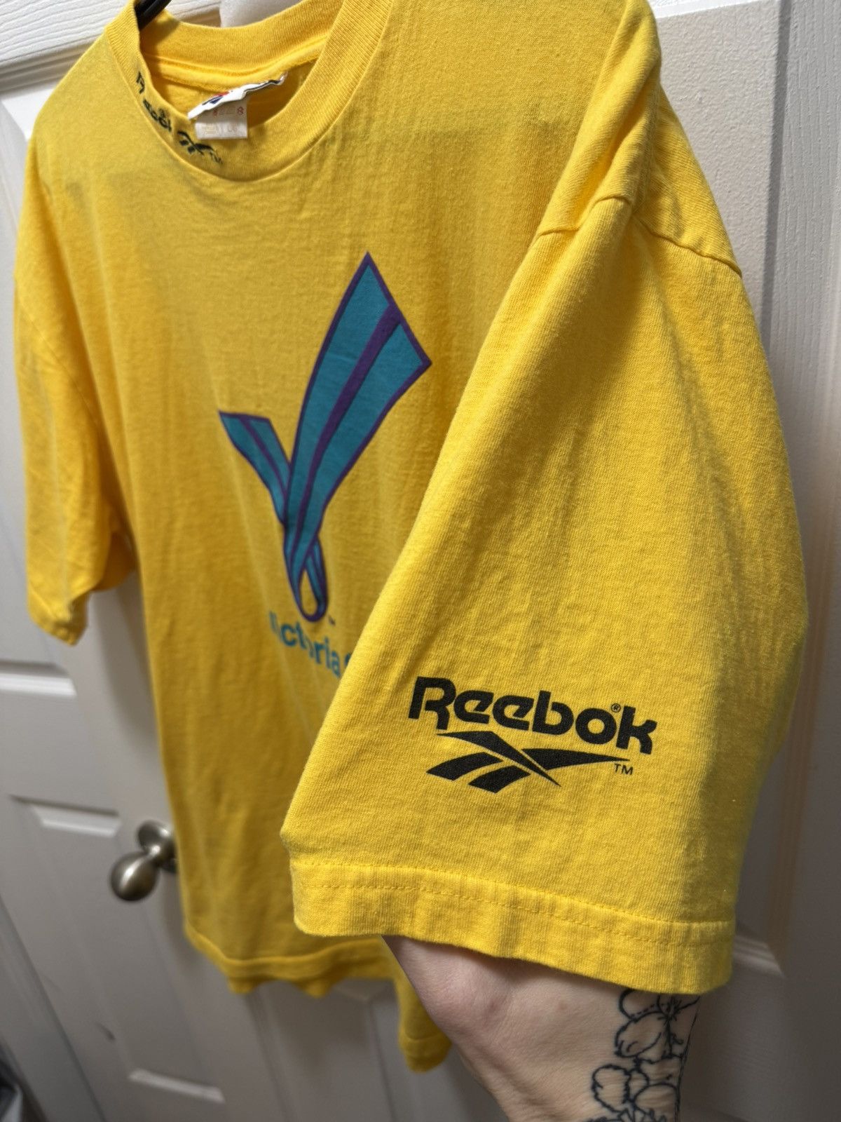 Reebok Reebok Vintage 1994 Collar Text Yellow Victoria Commonwealth Size US L / EU 52-54 / 3 - 5 Thumbnail