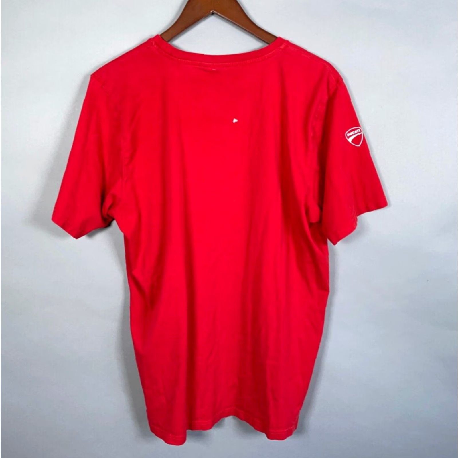 Vintage VINTAGE Ducati Men’s Graphic Print T-Shirt XL Adult Red Cotton Short Sleeve City Cars Official Size US XL / EU 56 / 4 - 2 Thumbnail