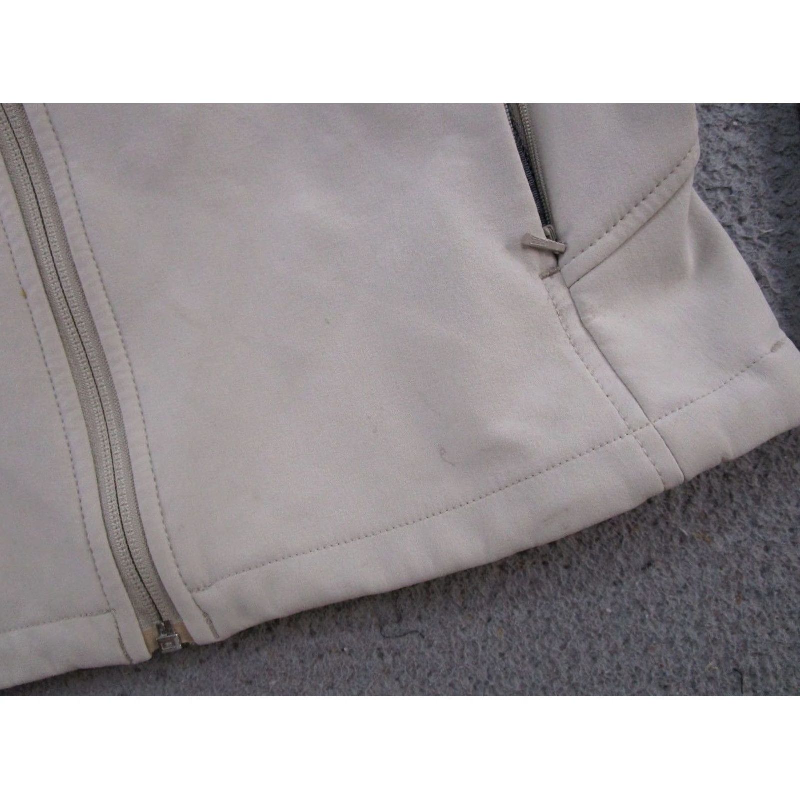 The North Face The North Face Ivory Apex Jacket Women M Soft Shell Lined Outdoor Regular Size Ivory Logo Size M / US 6-8 / IT 42-44 - 2 Thumbnail