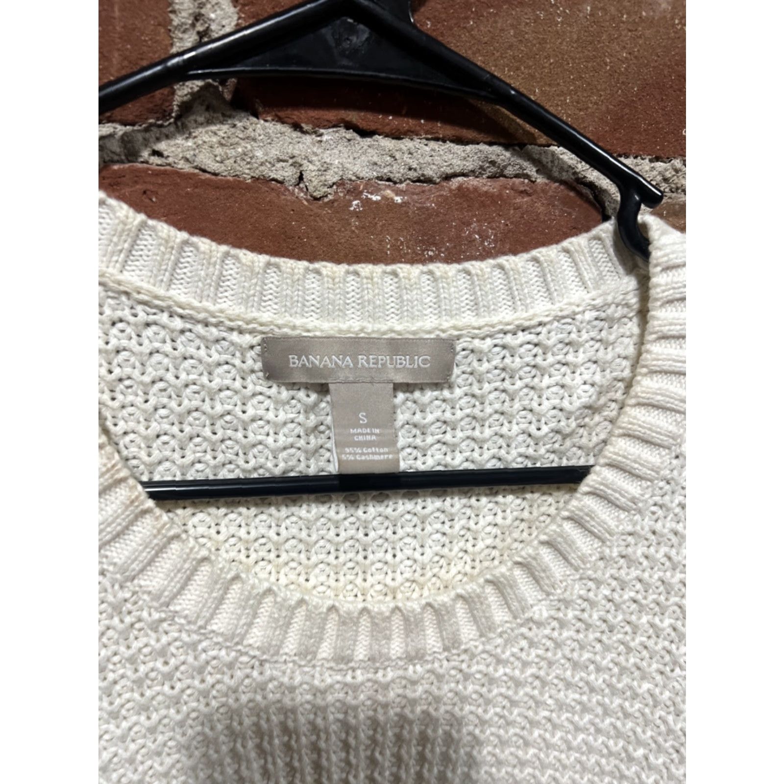 Banana Republic Banana Republic Sweater Womens Small Cream V-Neck Pullover Casual Classic Knit Lightweight Regular Size S / US 4 / IT 40 - 2 Thumbnail