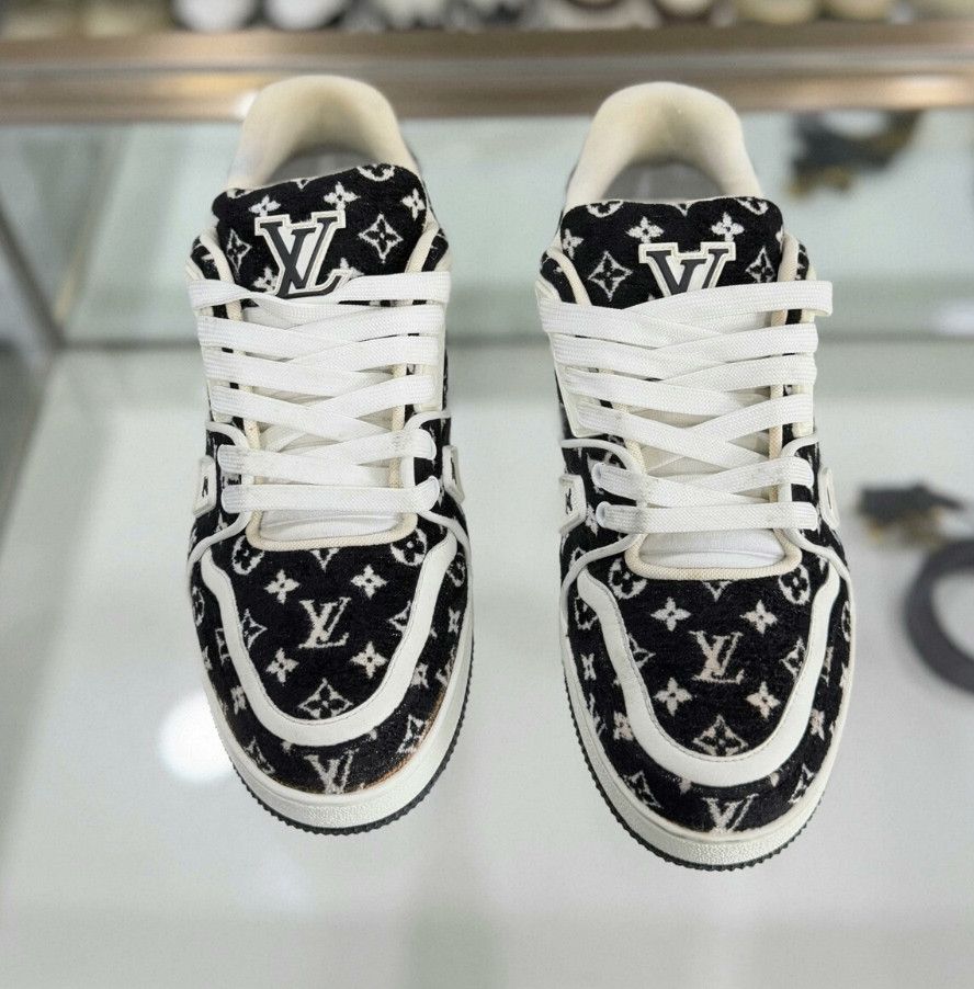 Louis Vuitton Louis Vuitton Black and White Trainer Lace Up Low Top Fash Size US 7 / EU 40 - 2 Thumbnail