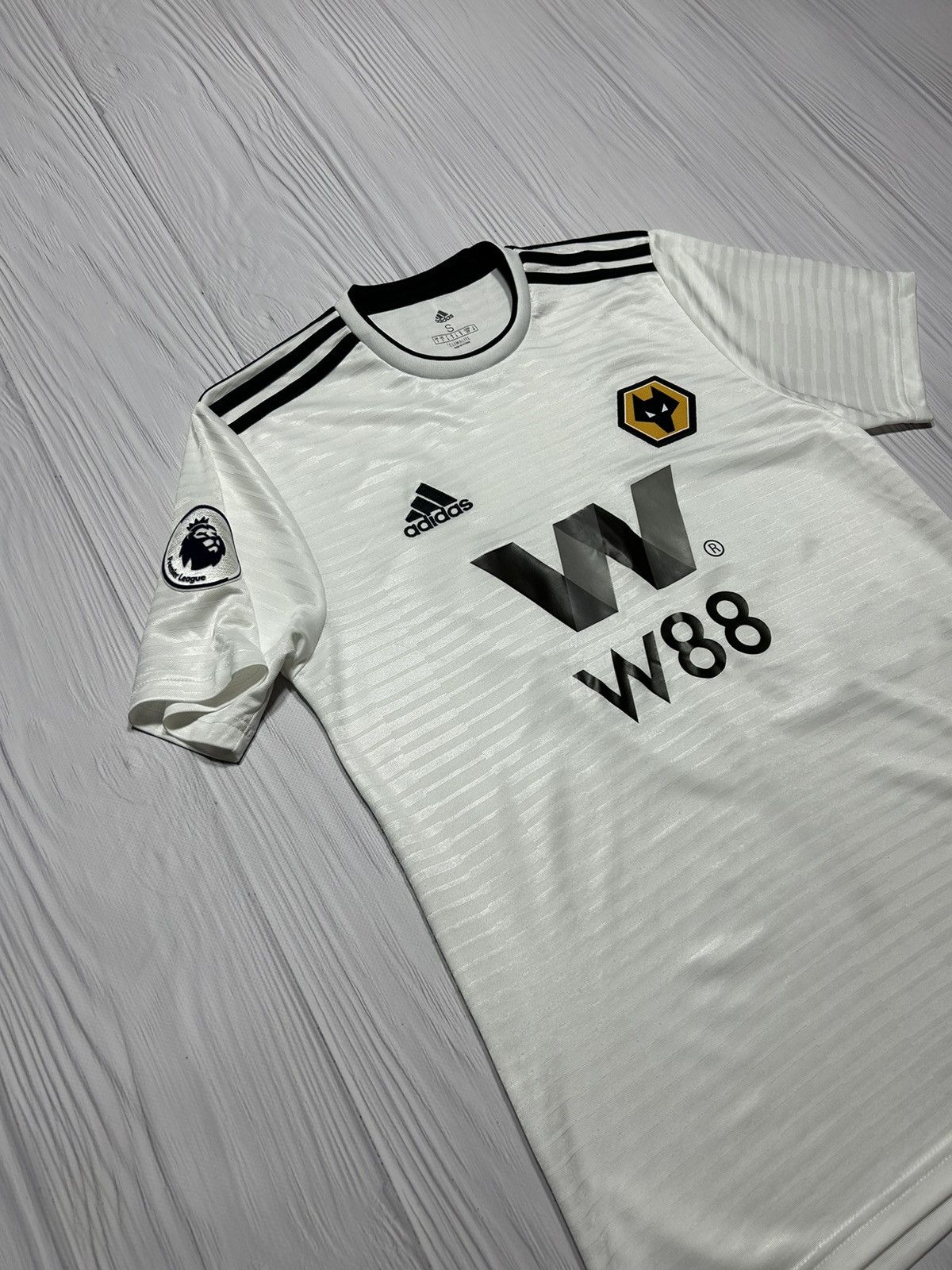 Adidas ADAMA 37 Wolverhampton Adidas Soccer Jersey Size S Size US S / EU 44-46 / 1 - 4 Thumbnail