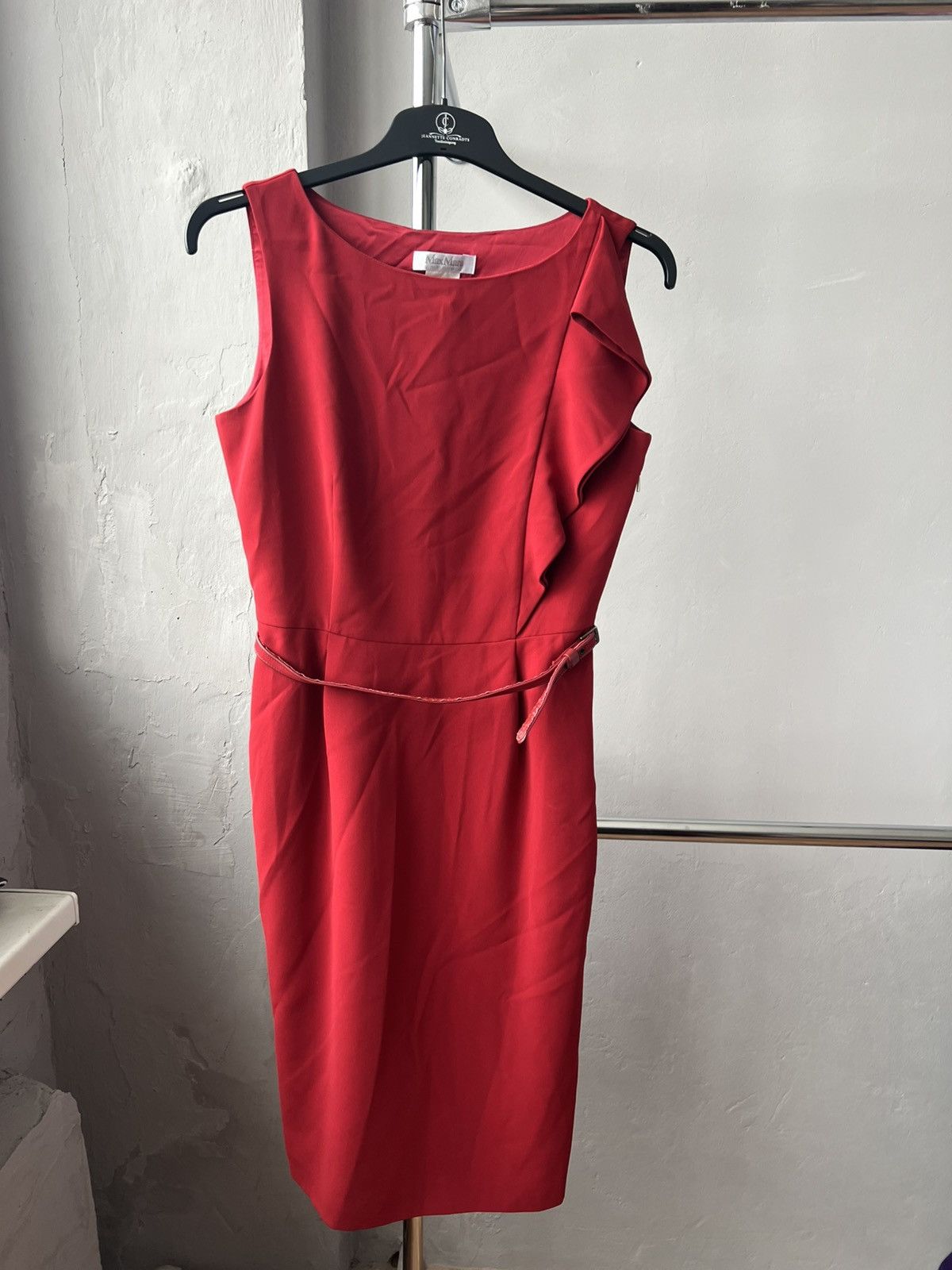 Max Mara MAX MARA ITALIAN MADE RED TRIACETATE SLEEVELESS SOLID DRESS Size XL / US 12-14 / IT 48-50 - 2 Thumbnail