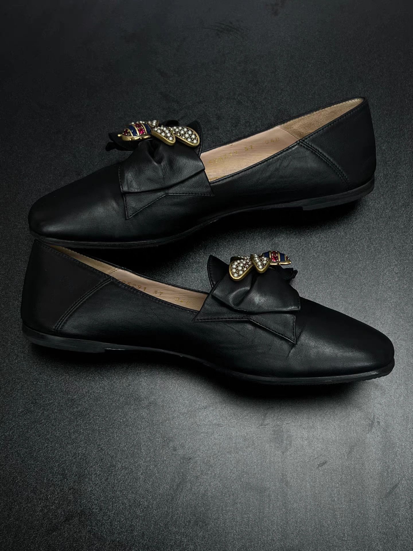 Gucci GUCCI Ace Black Bee Embroidered Flat Shoes K15 Size US 7 / IT 37 - 6 Thumbnail