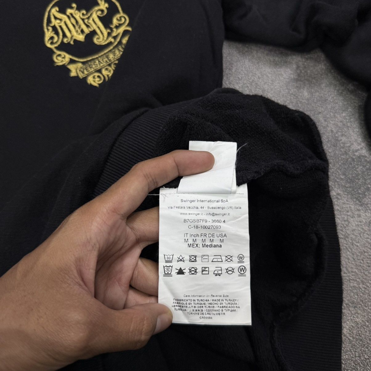 Versace VERSACE JEANS sweatshirt black logo embroidery gold Size US M / EU 48-50 / 2 - 7 Thumbnail