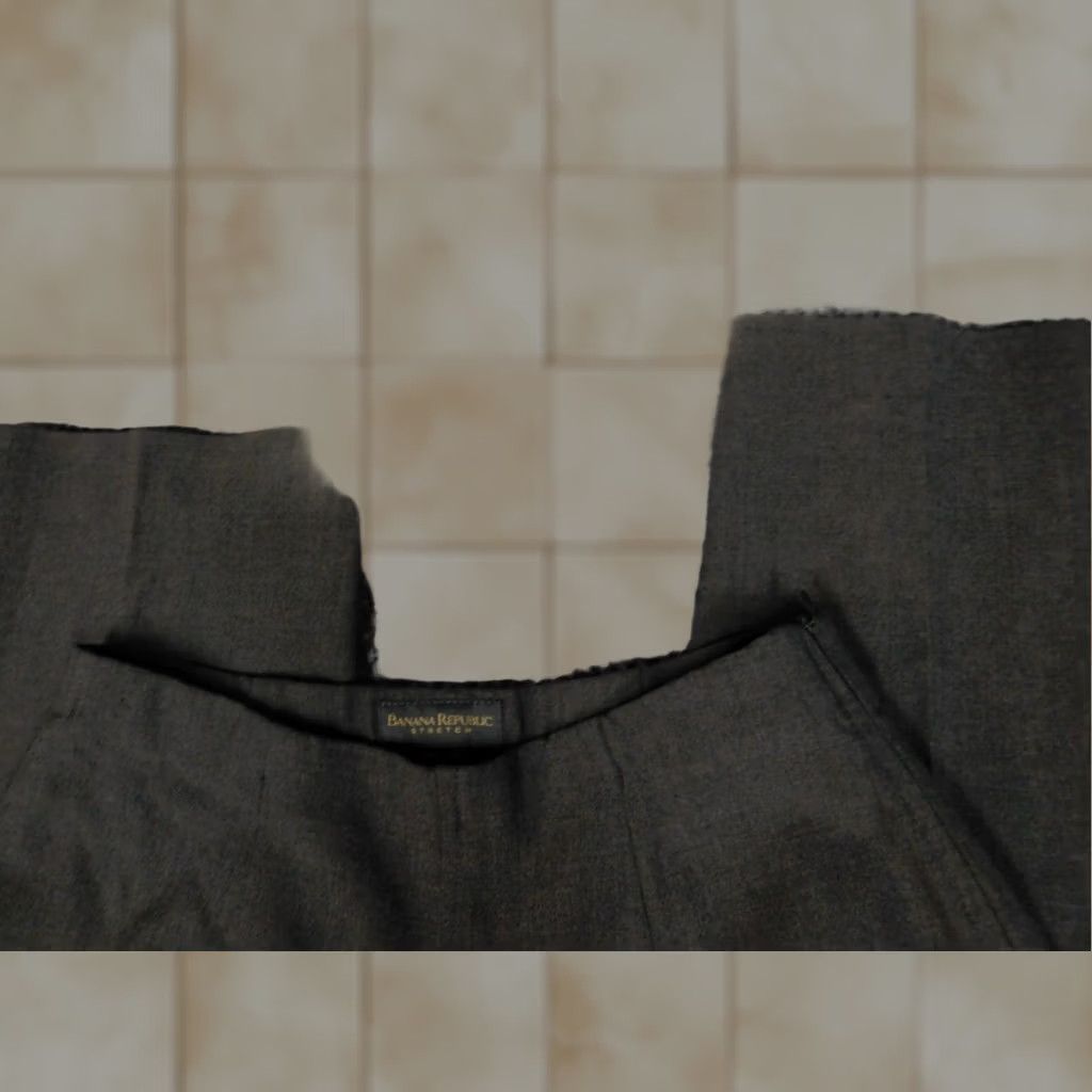 Banana Republic Banana Republic Womens Pants 2 Gray Straight Stretch Wool Pants, Gray, Regular, 31in Inseam, Zipper, Knit, Chino, Casual, Women, Vintage: No Size 26" / US 2 / IT 38 - 1 Thumbnail