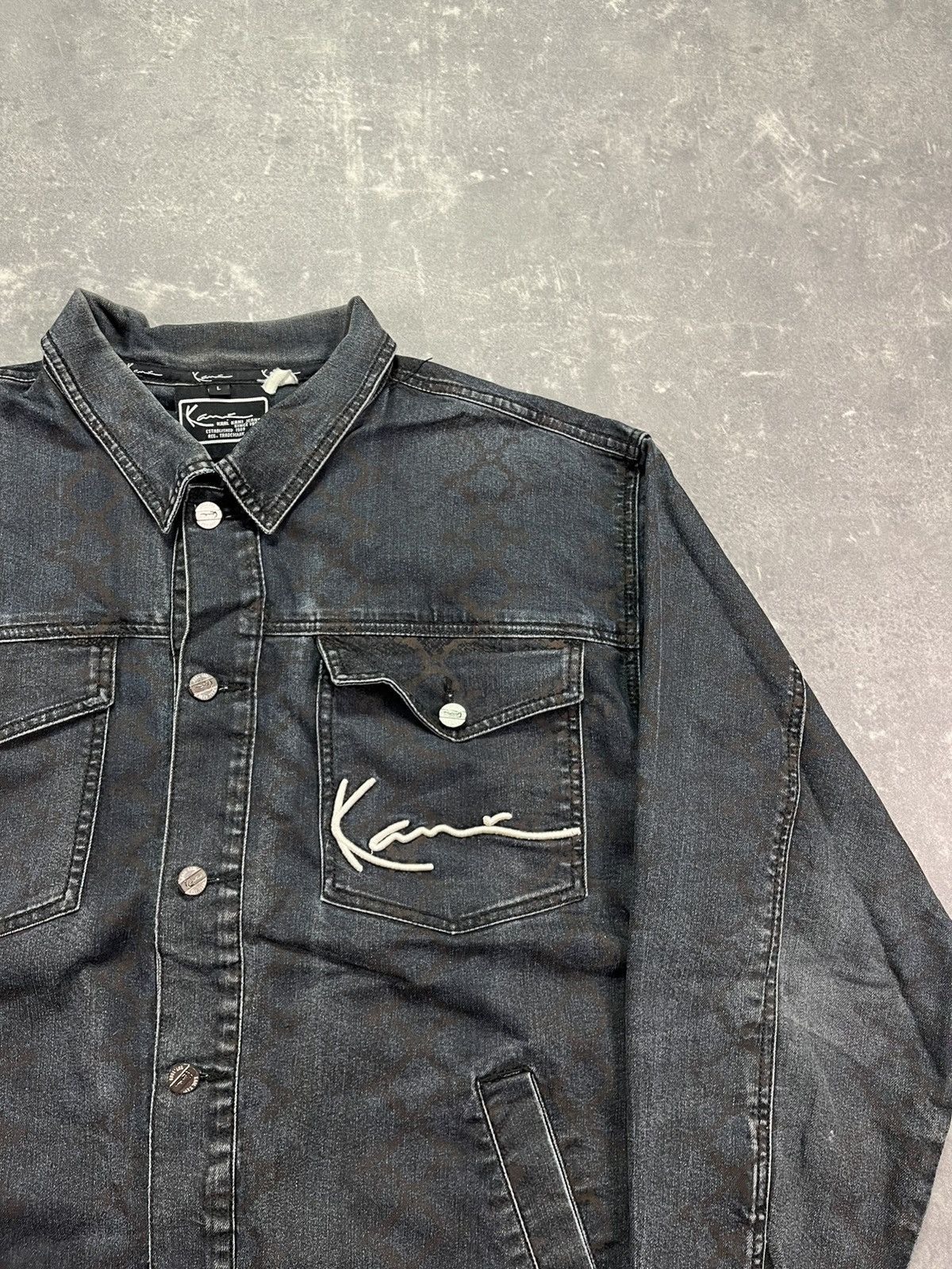 Karl Kani 2000s Karl Kani Snakeskin Big Logo Printed Denim Jacket L XL Size US L / EU 52-54 / 3 - 4 Thumbnail
