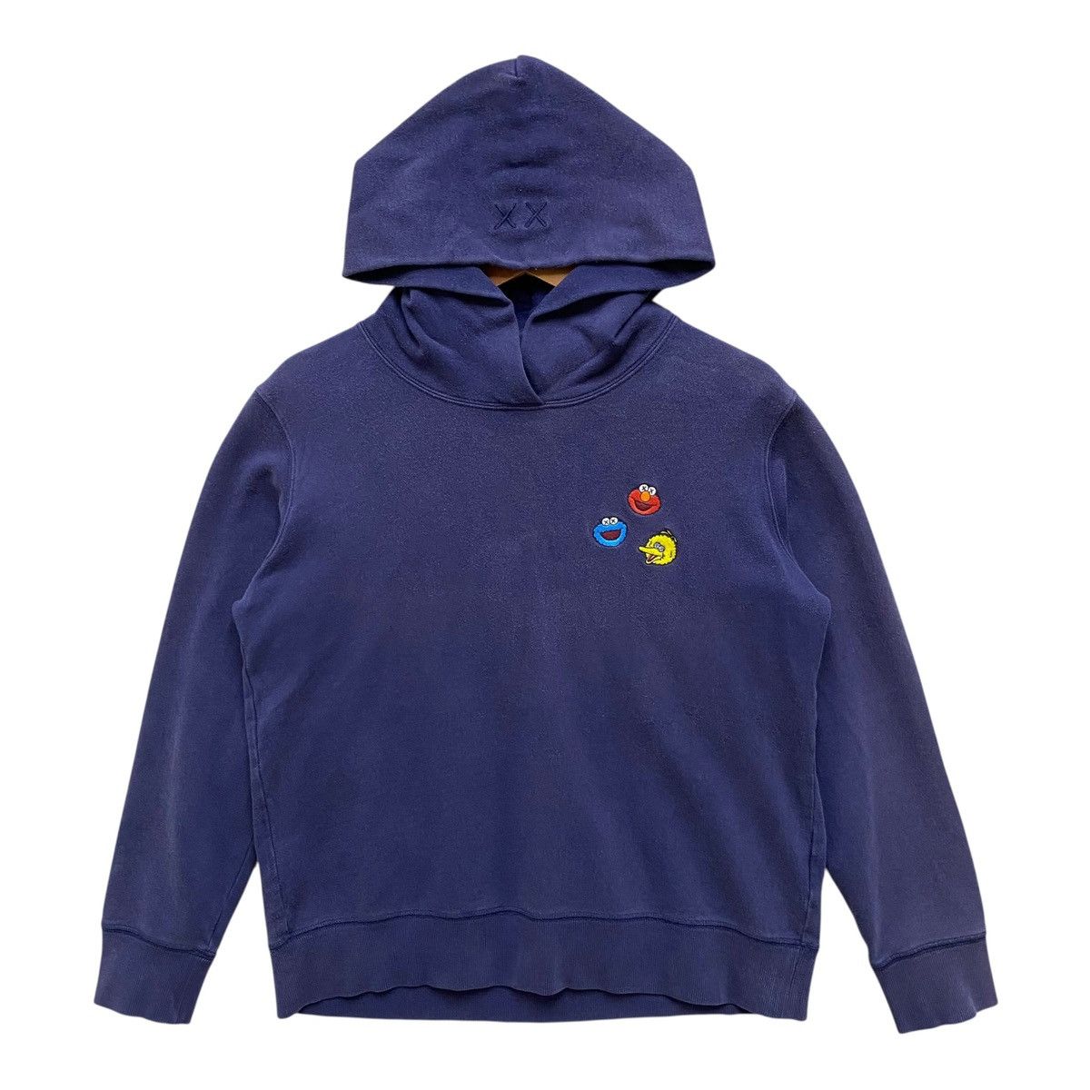 Kaws × Uniqlo KAWS UT Sesame Street Hoodie Blue Embroidered Characters L Size US L / EU 52-54 / 3 - 1 Thumbnail