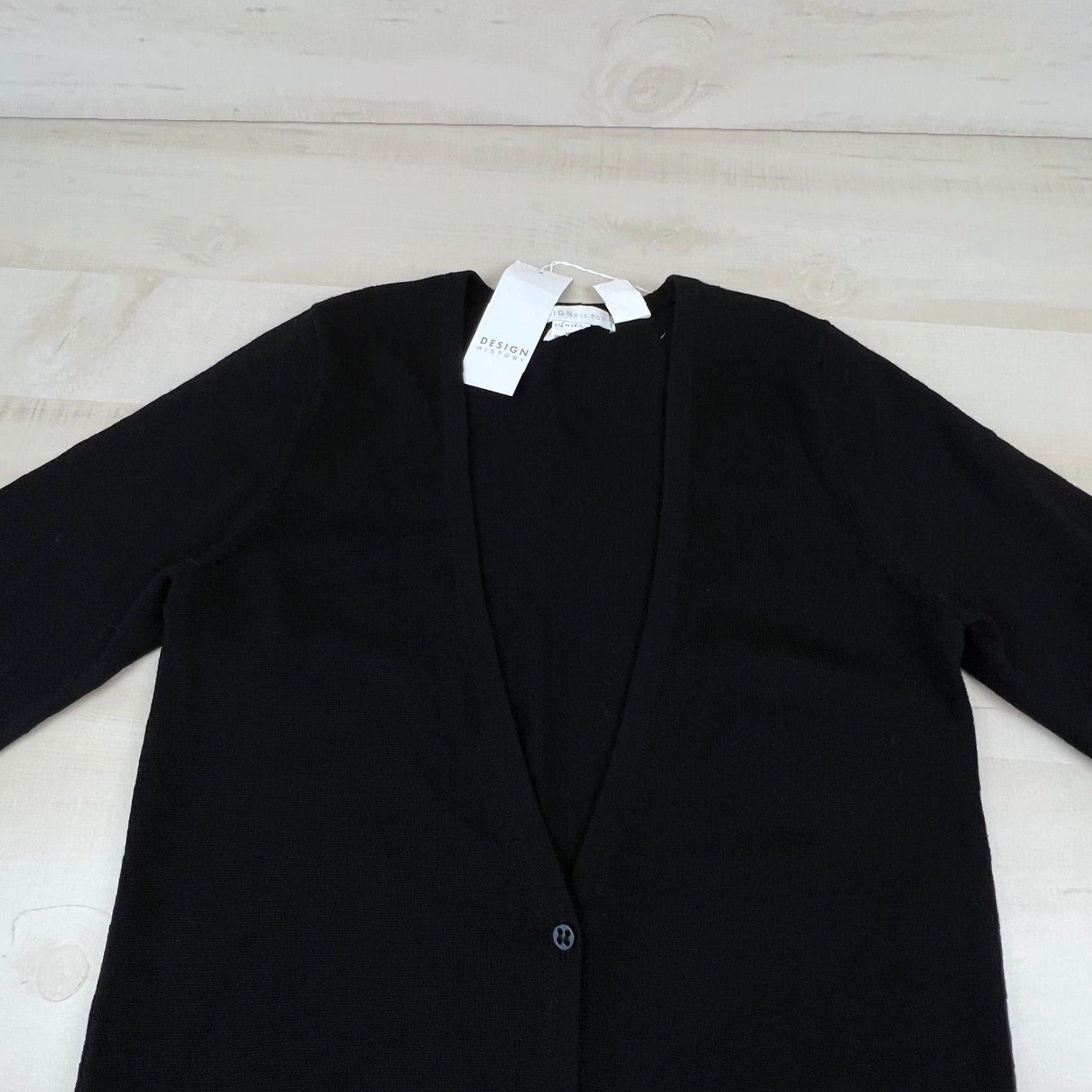 Vintage Design History Women Small Black Merino Wool V Neck Cardigan Sweater Size S / US 4 / IT 40 - 2 Thumbnail