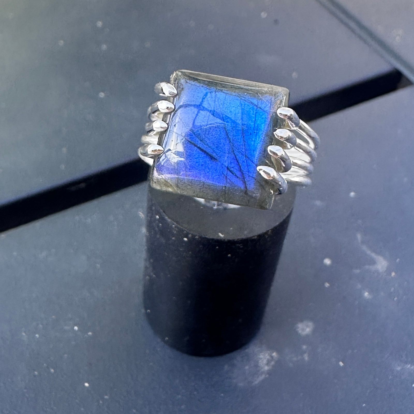 The Unbranded Brand Labradorite Madagascar Sterling Silver Ring Size 8 Size ONE SIZE - 1 Thumbnail