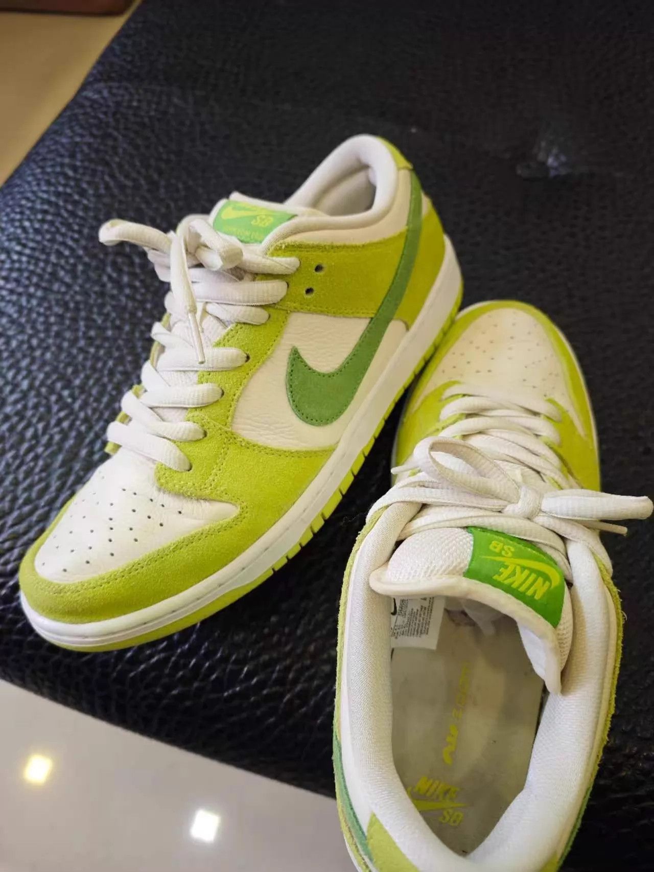 Nike Nike SB Dunk Low White Green Apple DM0807-300 Size US 9.5 / EU 42-43 - 2 Thumbnail