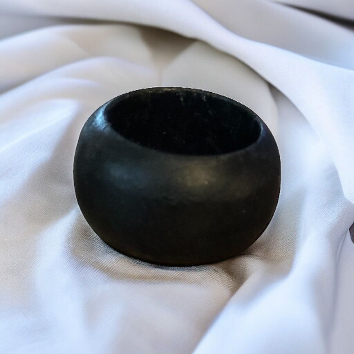 Vintage Vintage wide black wooden ring Size ONE SIZE - 1 Thumbnail