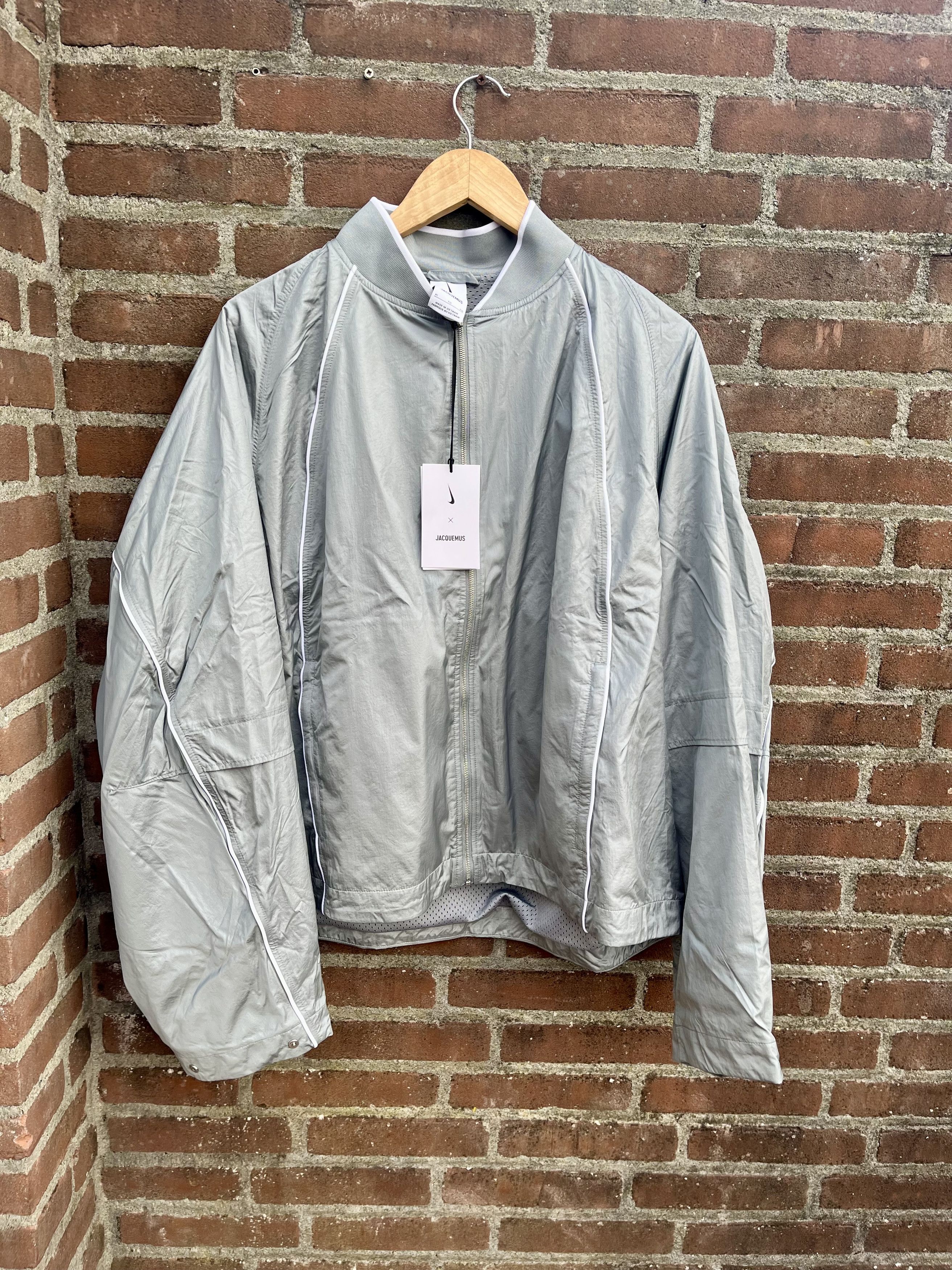 Jacquemus × Nike Track training silver grey unisex jacket xl Jacquemus Size US XL / EU 56 / 4 - 1 Thumbnail
