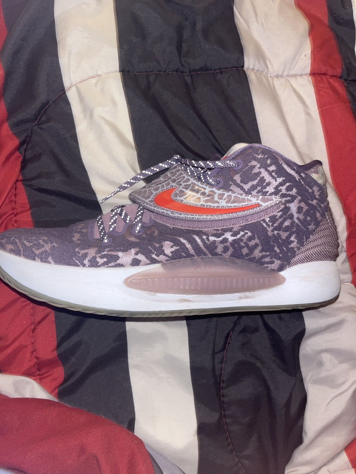 Nike KD14 NRG ‘Valentine’s Day’ Size US 11.5 / EU 44-45 - 3 Thumbnail