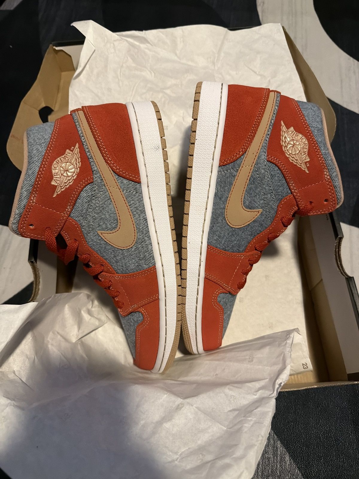 Jordan Brand Jordan 1 mens size 8 Size US 8 / EU 41 - 8 Thumbnail