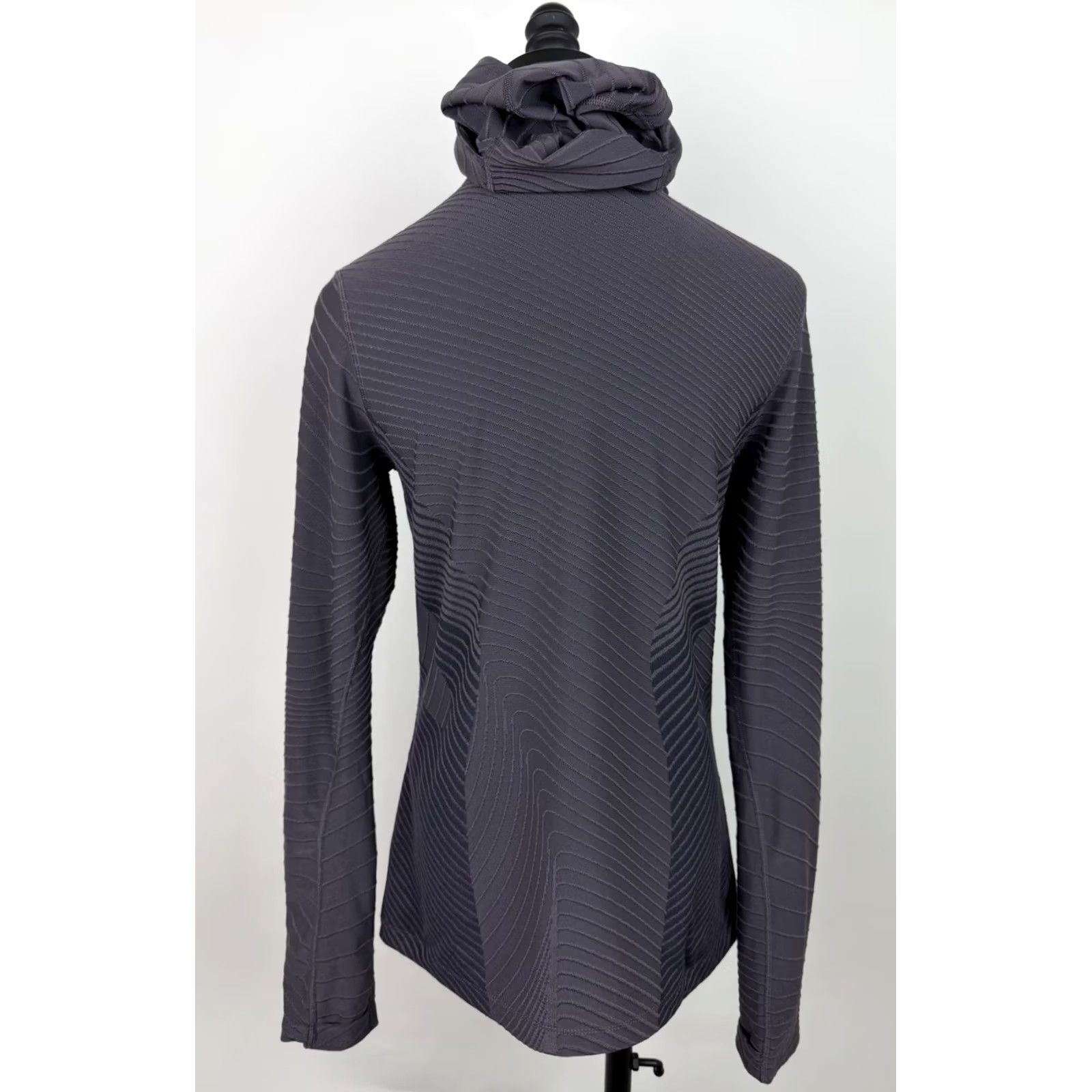 Nike Nike Dri-FIT Womens Small Hooded Running Shirt Charcoal Gray Long Sleeve Thumbholes Pullover Size S / US 4 / IT 40 - 6 Thumbnail