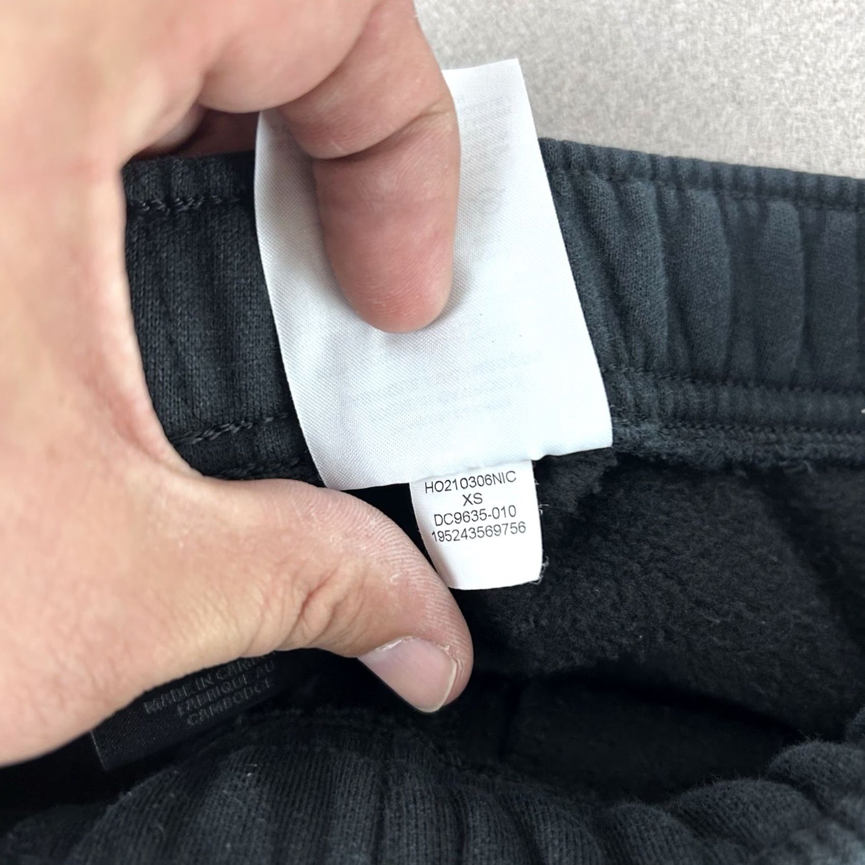 Nike VINTAGE NIKE Air Jordan Men's XS Jogger Pants DC9635-010 Black Sports Fleece Slim Inseam 26 in Mens Size US 27 - 5 Thumbnail
