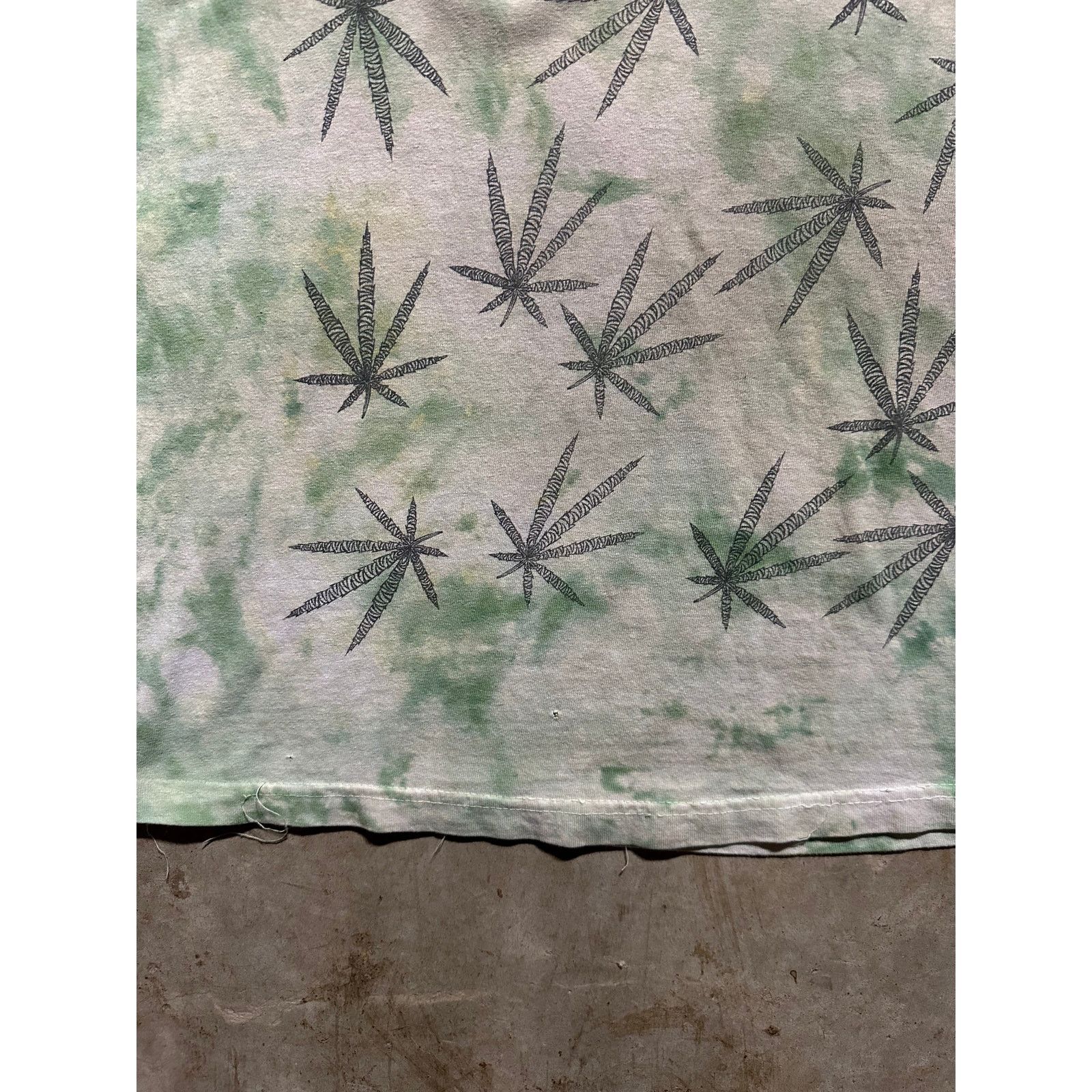 Anvil × Vintage Vintage High Times Magazine AOP 1999 T Shirt Marijuana Plant Size US L / EU 52-54 / 3 - 5 Thumbnail