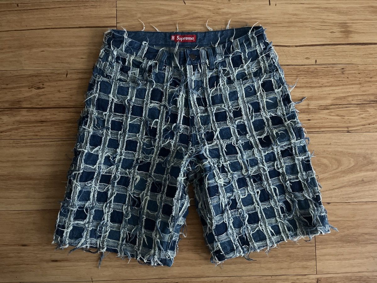パンツ Supreme Frayed Patchwork BaggyDenimShort Supreme Frayed Patchwork Baggy Denim Short (SS23) - $288