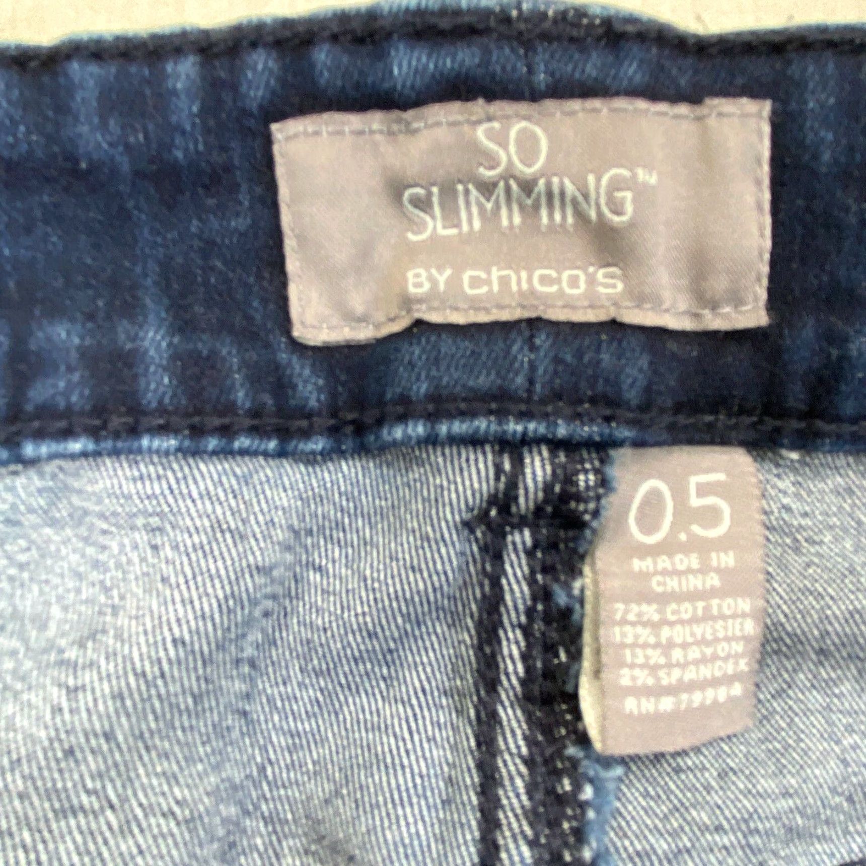 Vintage Chico's 0.5 Womens Cropped Dark Blue Jeans Size 6 Mid Rise Cotton Blend Size 28" / US 6 / IT 42 - 4 Thumbnail