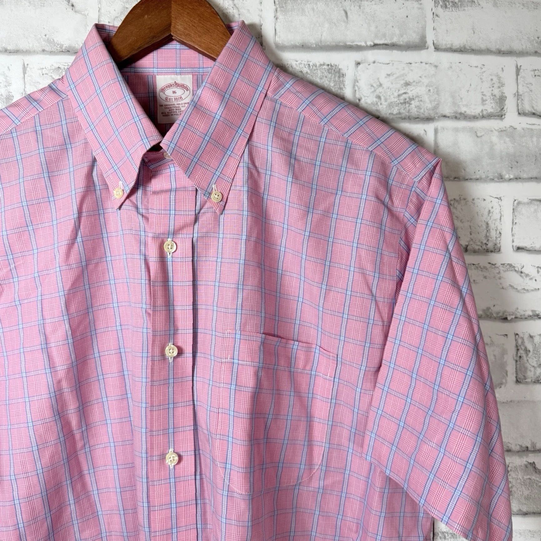 Brooks Brothers Brooks Brothers Pink Plaid Short Sleeve Button-Down Shirt Mens 16 Regular Size 16 Pink Plaid Button-Up Mens Shirts Size US L / EU 52-54 / 3 - 2 Thumbnail